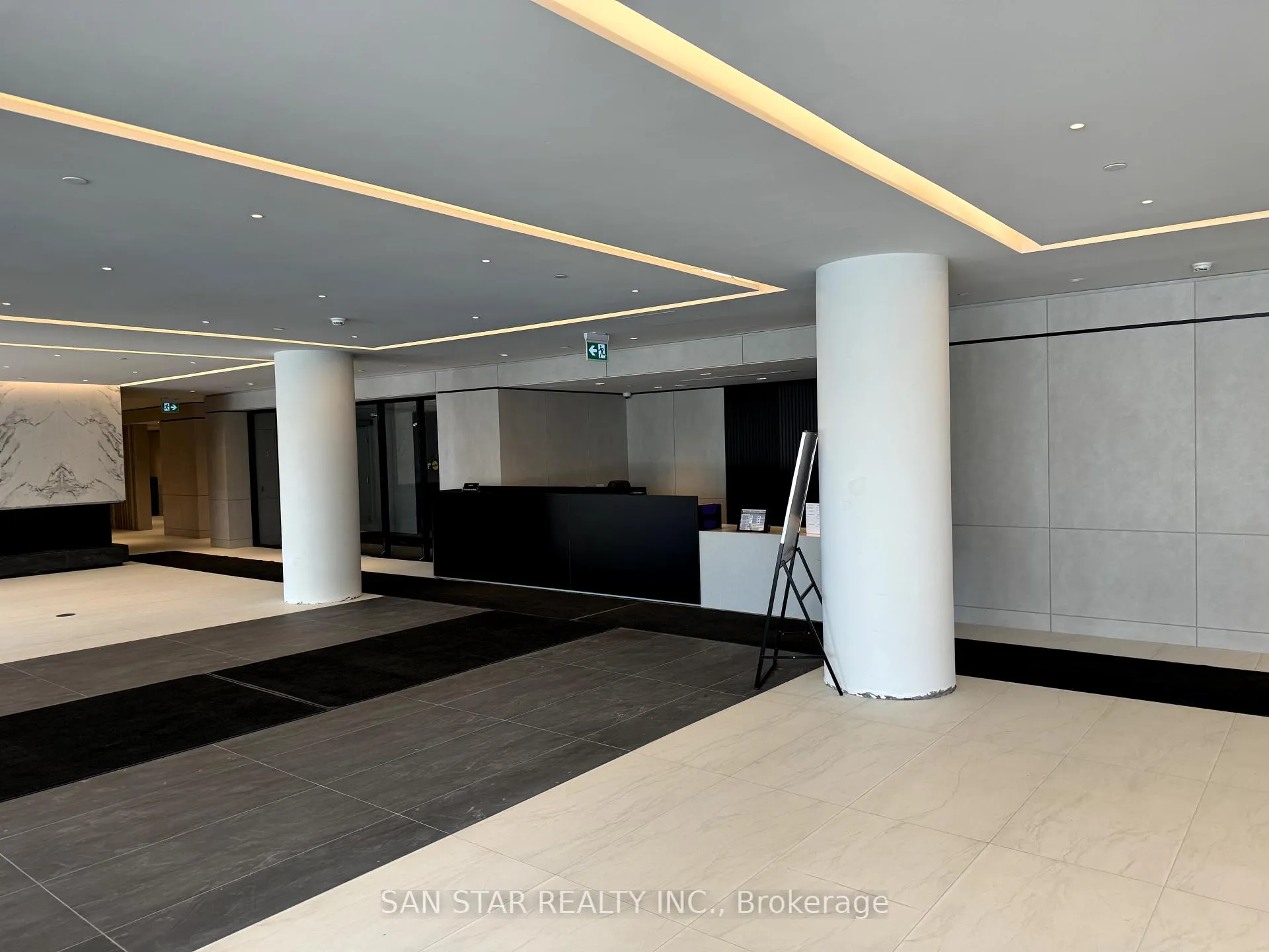Photo 9 of Unit B-1012, 50 Upper Mall Way, Vaughan, Brownridge — HOMEH