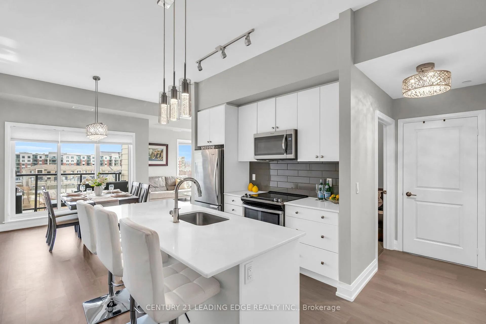 Photo 4 of Unit 406, 555 William Graham Drive, Aurora, Rural Aurora — HOMEH