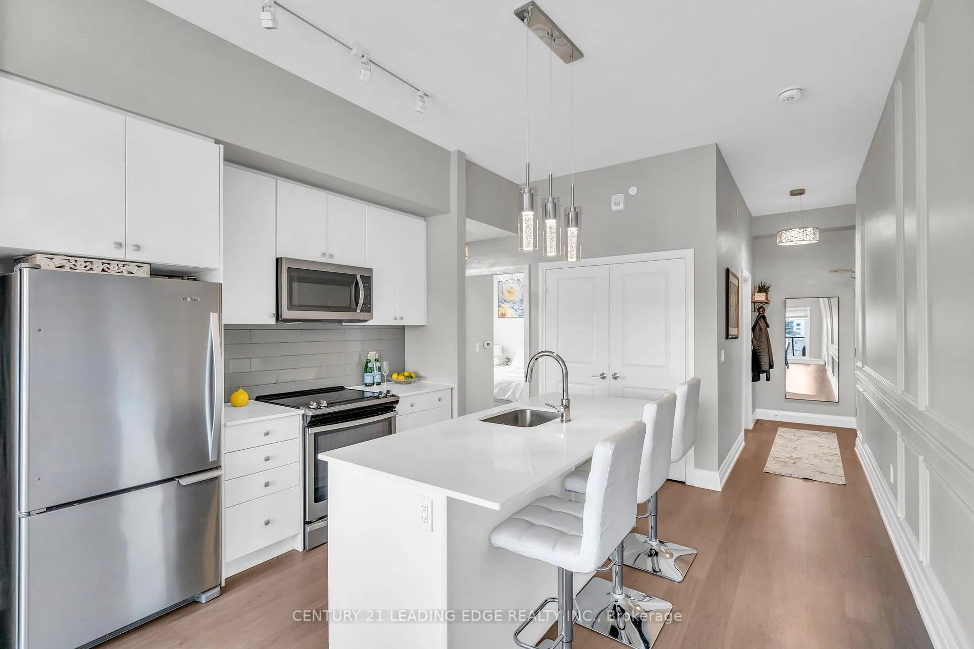 Photo 5 of Unit 406, 555 William Graham Drive, Aurora, Rural Aurora — HOMEH