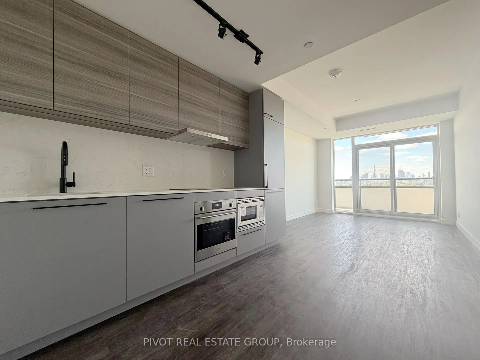 Photo 1 of Unit 915, 1050 Eastern Avenue, Toronto, The Beaches — HOMEH