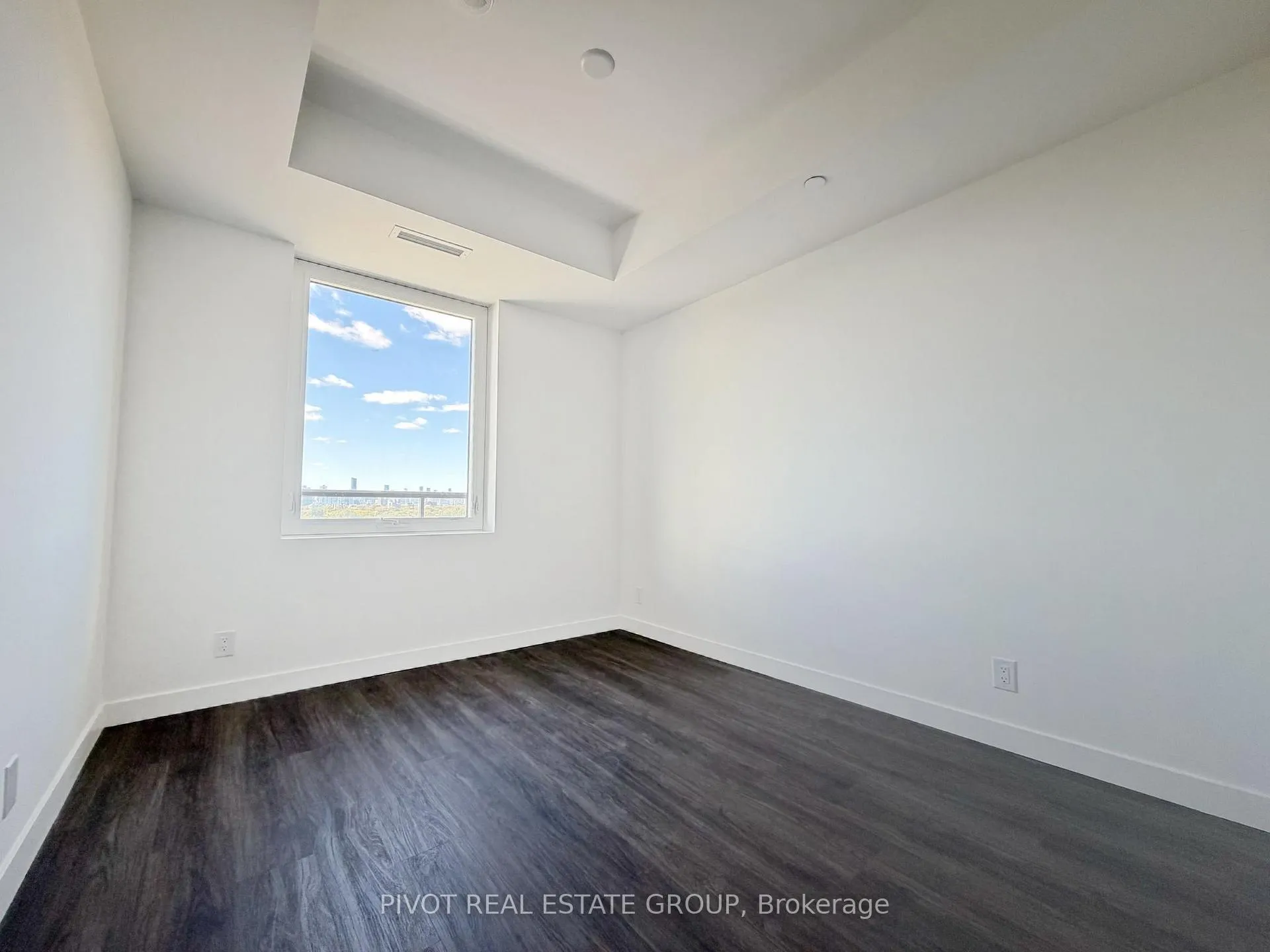 Photo 3 of Unit 915, 1050 Eastern Avenue, Toronto, The Beaches — HOMEH
