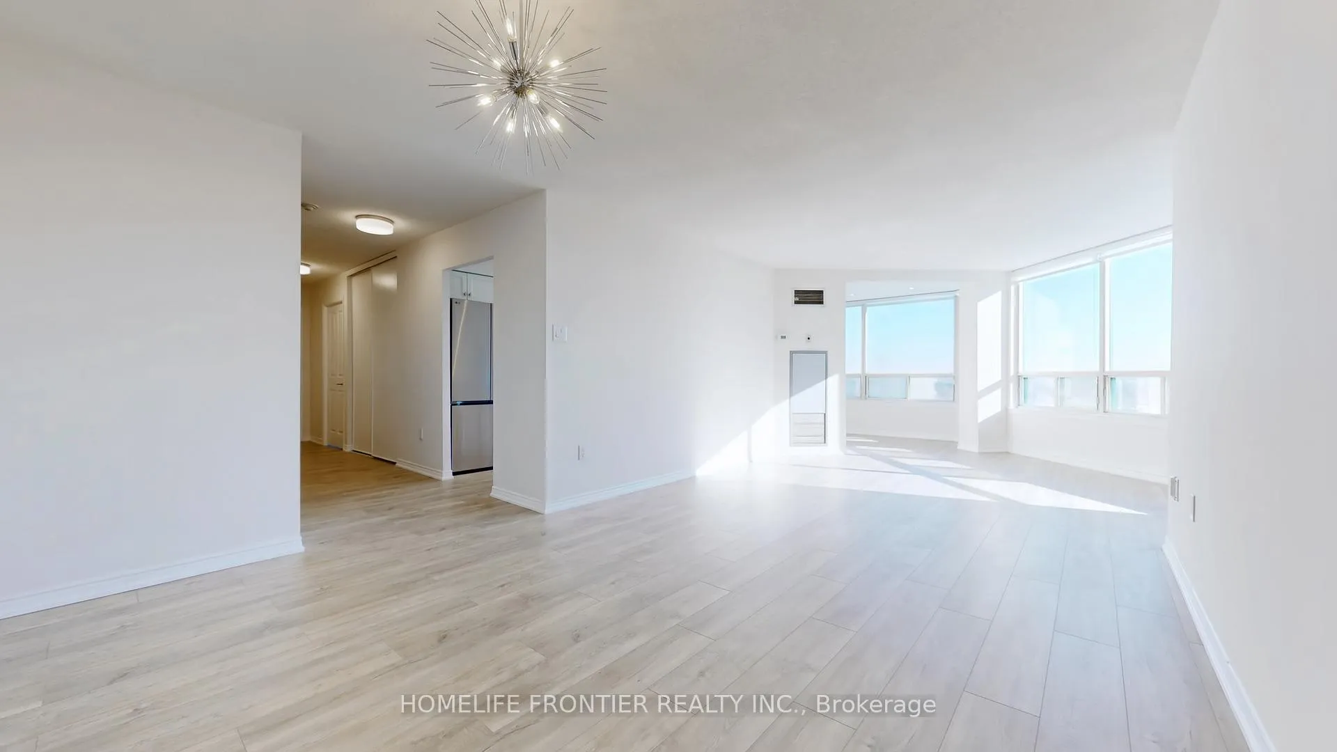 Photo 2 of Unit 605, 7250 Yonge Street, Vaughan, Crestwood-Springfarm-Yorkhill — HOMEH