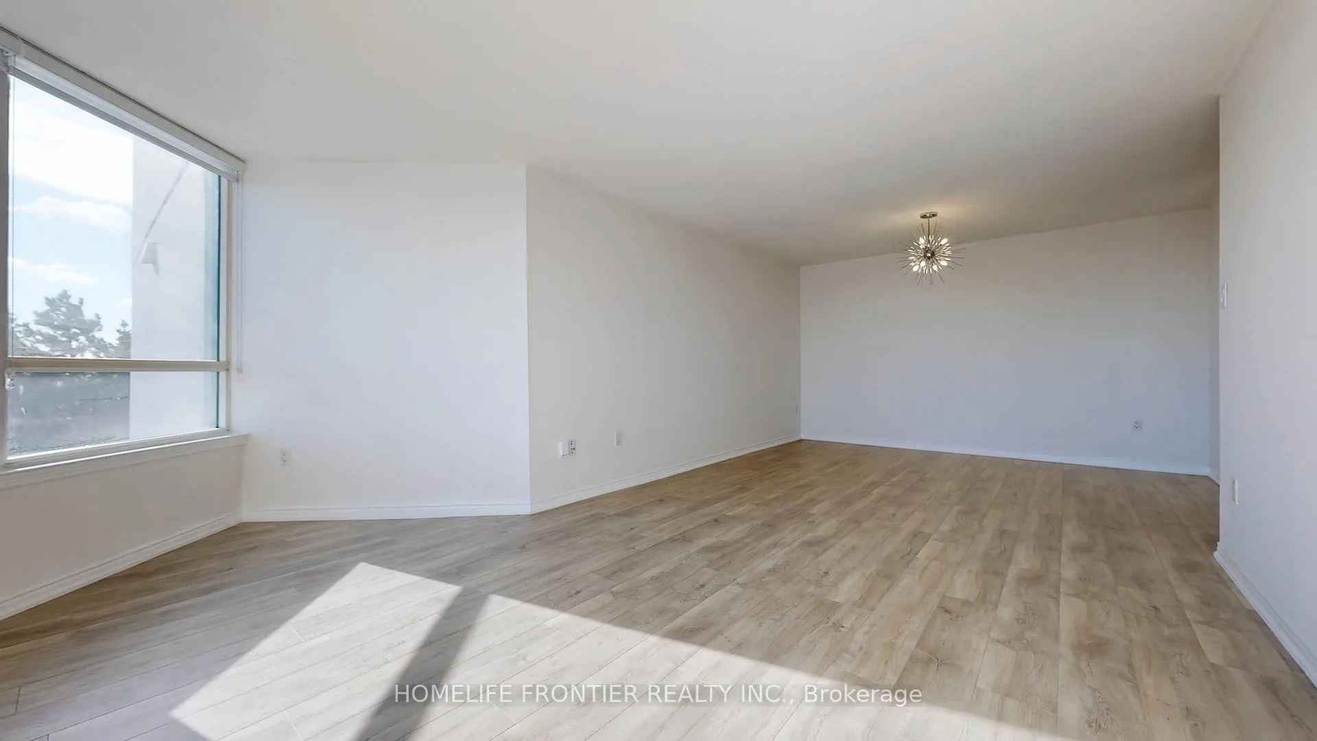 Photo 4 of Unit 605, 7250 Yonge Street, Vaughan, Crestwood-Springfarm-Yorkhill — HOMEH
