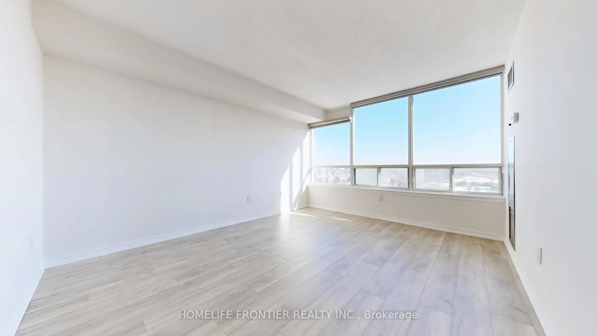 Photo 9 of Unit 605, 7250 Yonge Street, Vaughan, Crestwood-Springfarm-Yorkhill — HOMEH