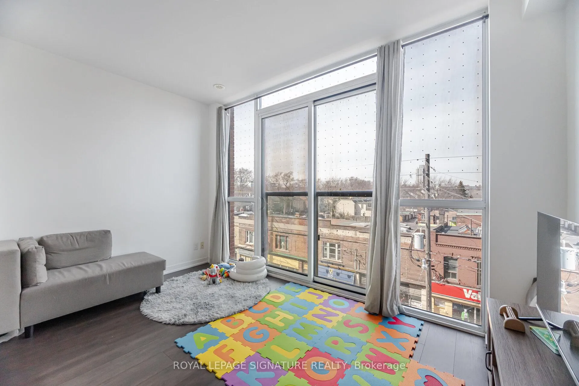 Photo 16 of Unit 407, 899 Queen Street E, Toronto, South Riverdale — HOMEH