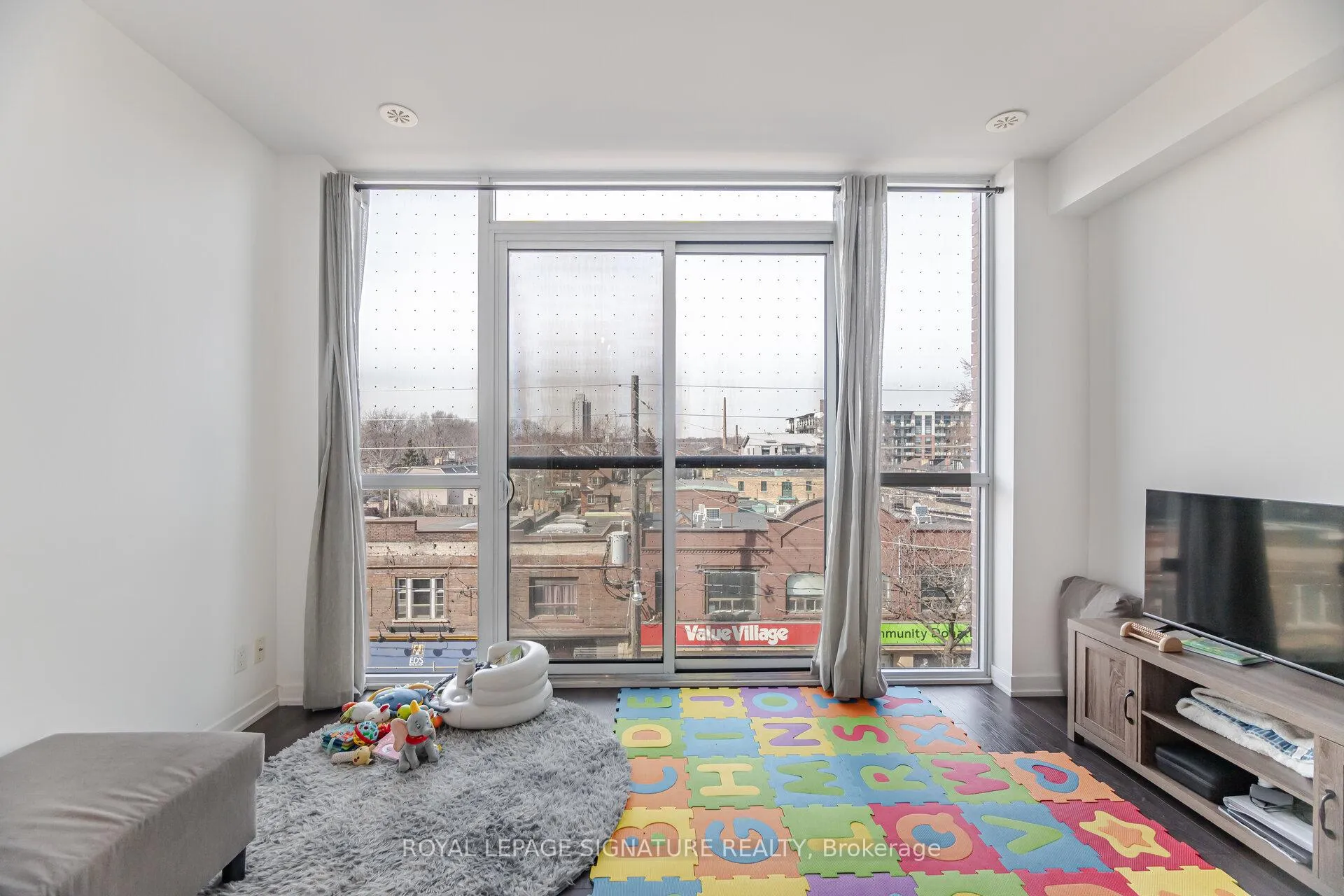 Photo 18 of Unit 407, 899 Queen Street E, Toronto, South Riverdale — HOMEH
