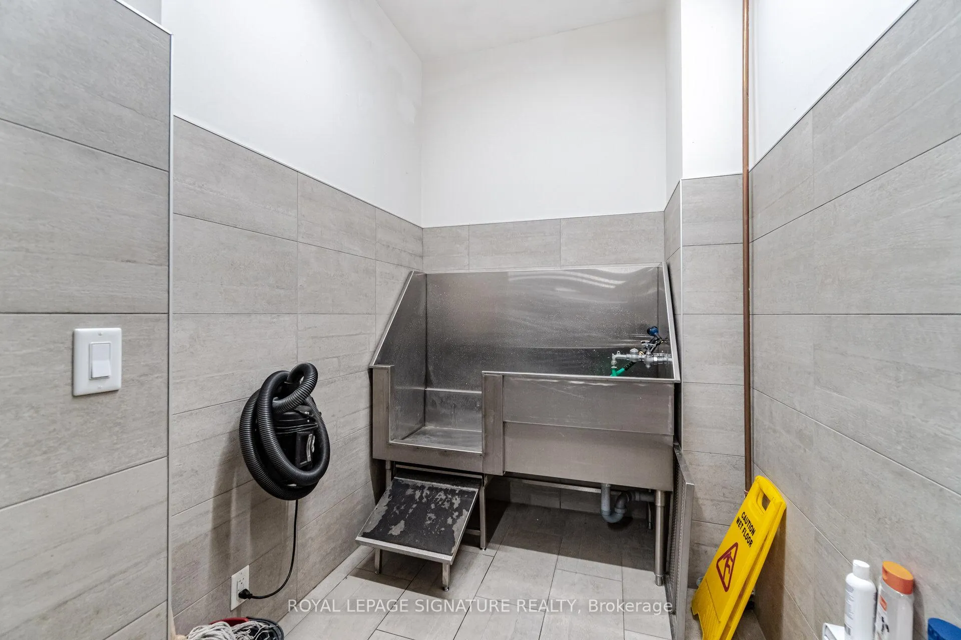 Photo 35 of Unit 407, 899 Queen Street E, Toronto, South Riverdale — HOMEH