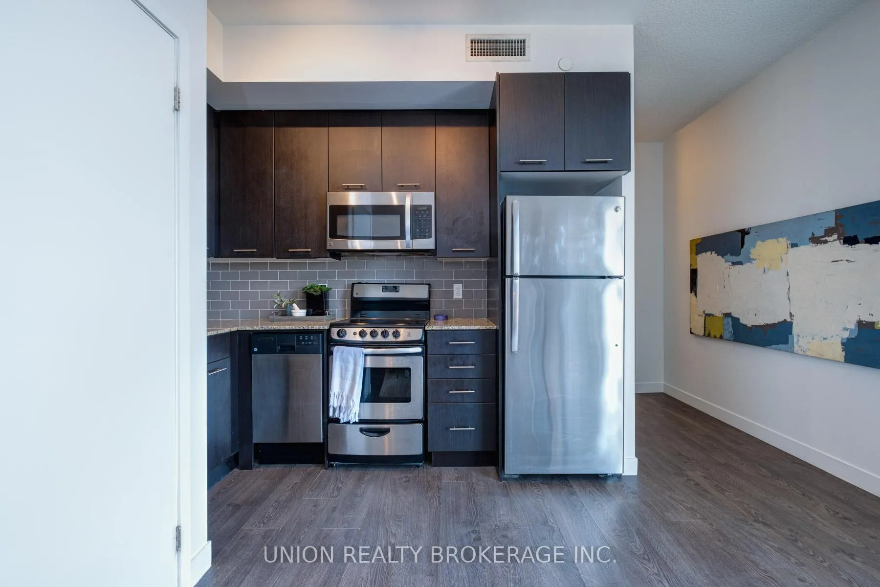 Photo 6 of Unit 802, 2055 Danforth Avenue, Toronto, Woodbine Corridor — HOMEH