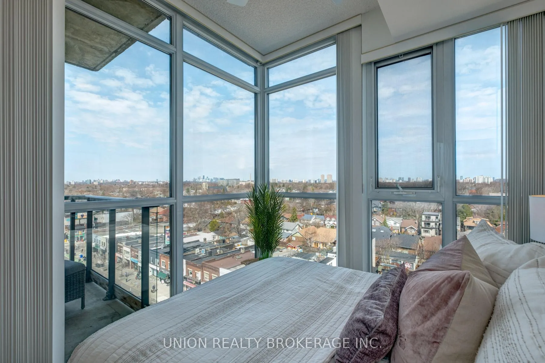 Photo 13 of Unit 802, 2055 Danforth Avenue, Toronto, Woodbine Corridor — HOMEH