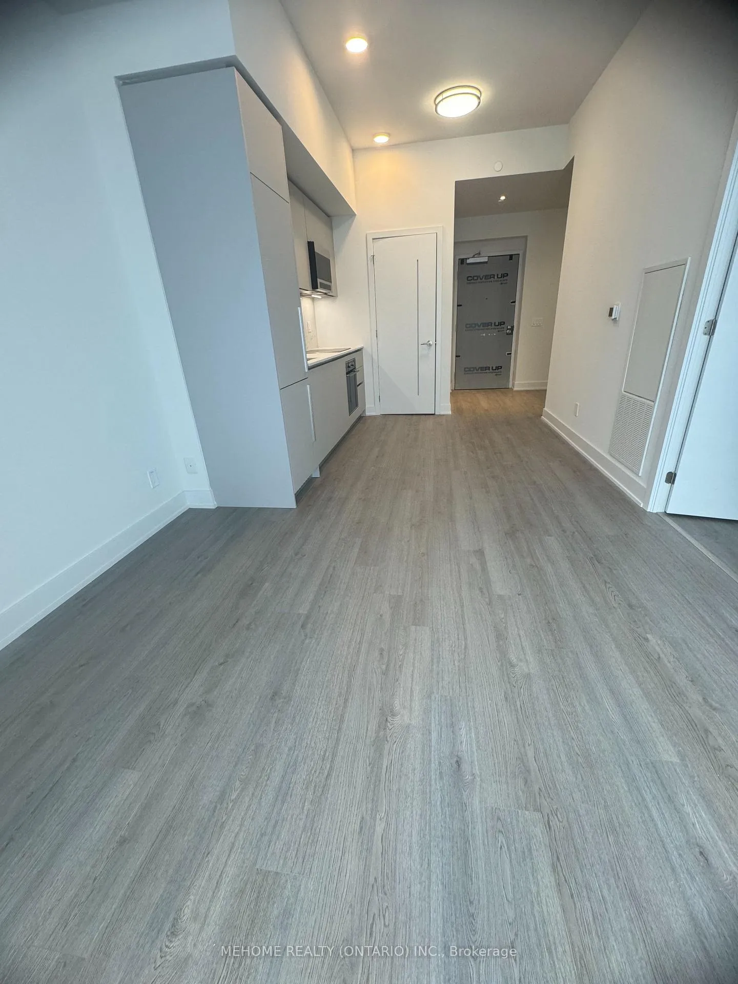 Photo 3 of Unit 1304, 8 Cumberland Street, Toronto, The Annex — HOMEH