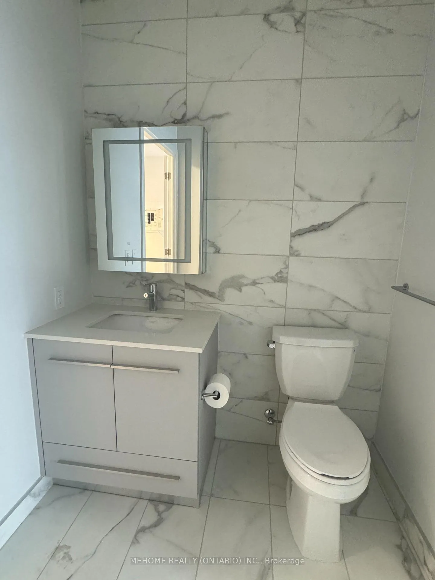 Photo 8 of Unit 1304, 8 Cumberland Street, Toronto, The Annex — HOMEH