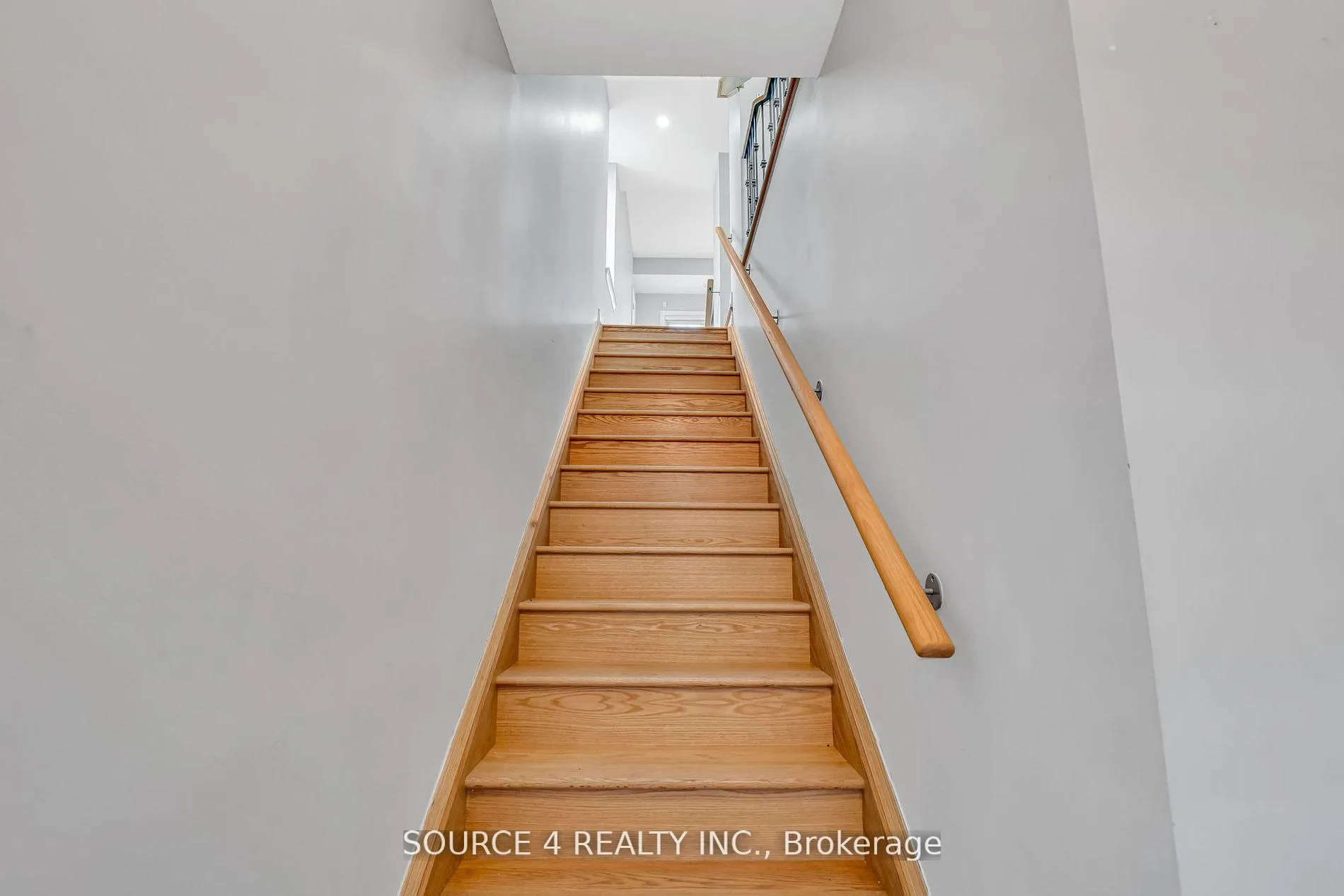 Photo 5 of Unit 107, 2563 Larida Path, Oshawa, Windfields — HOMEH