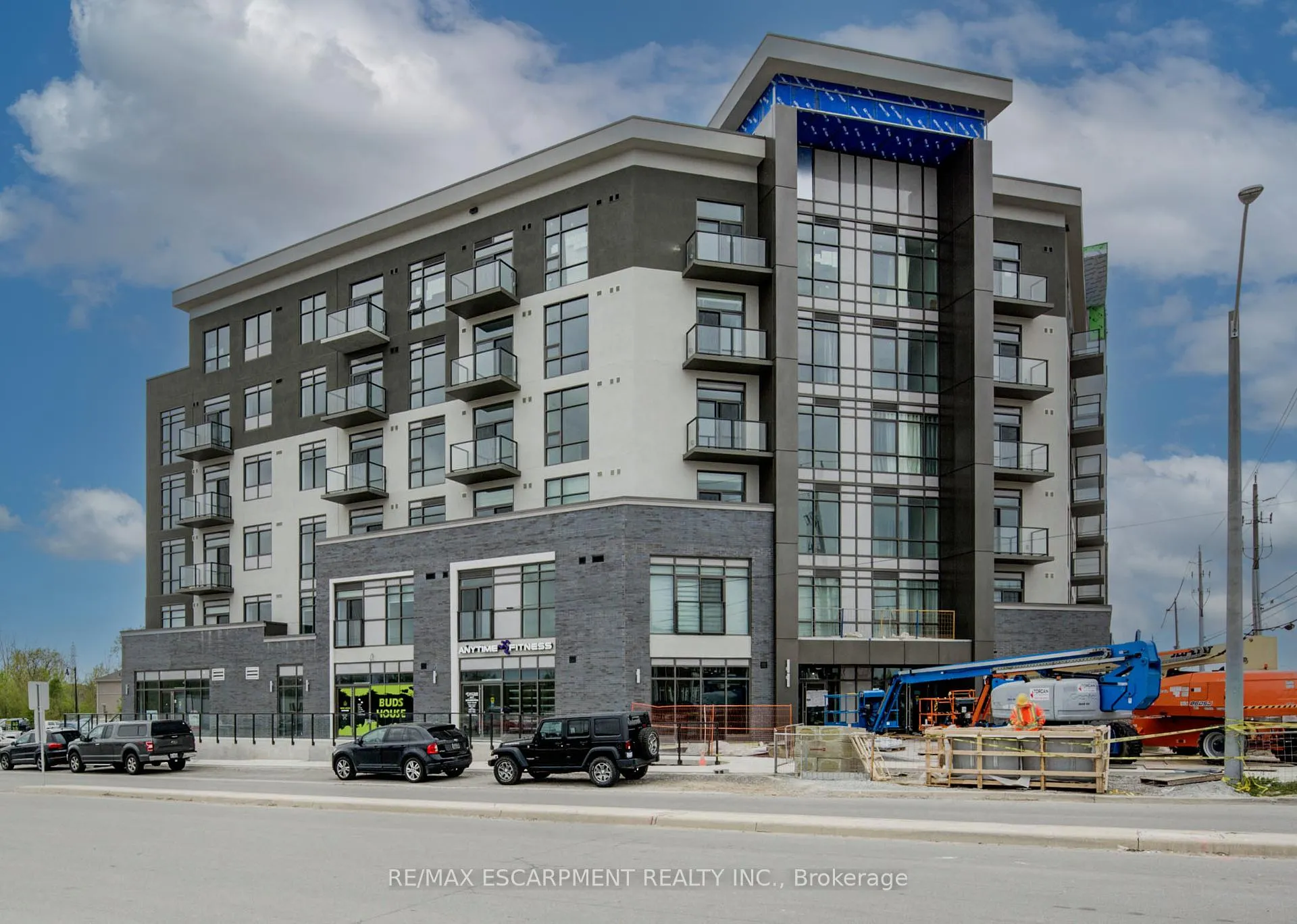 Photo 4 of Unit 435, 10 Mallard Trail E, Hamilton, Waterdown — HOMEH