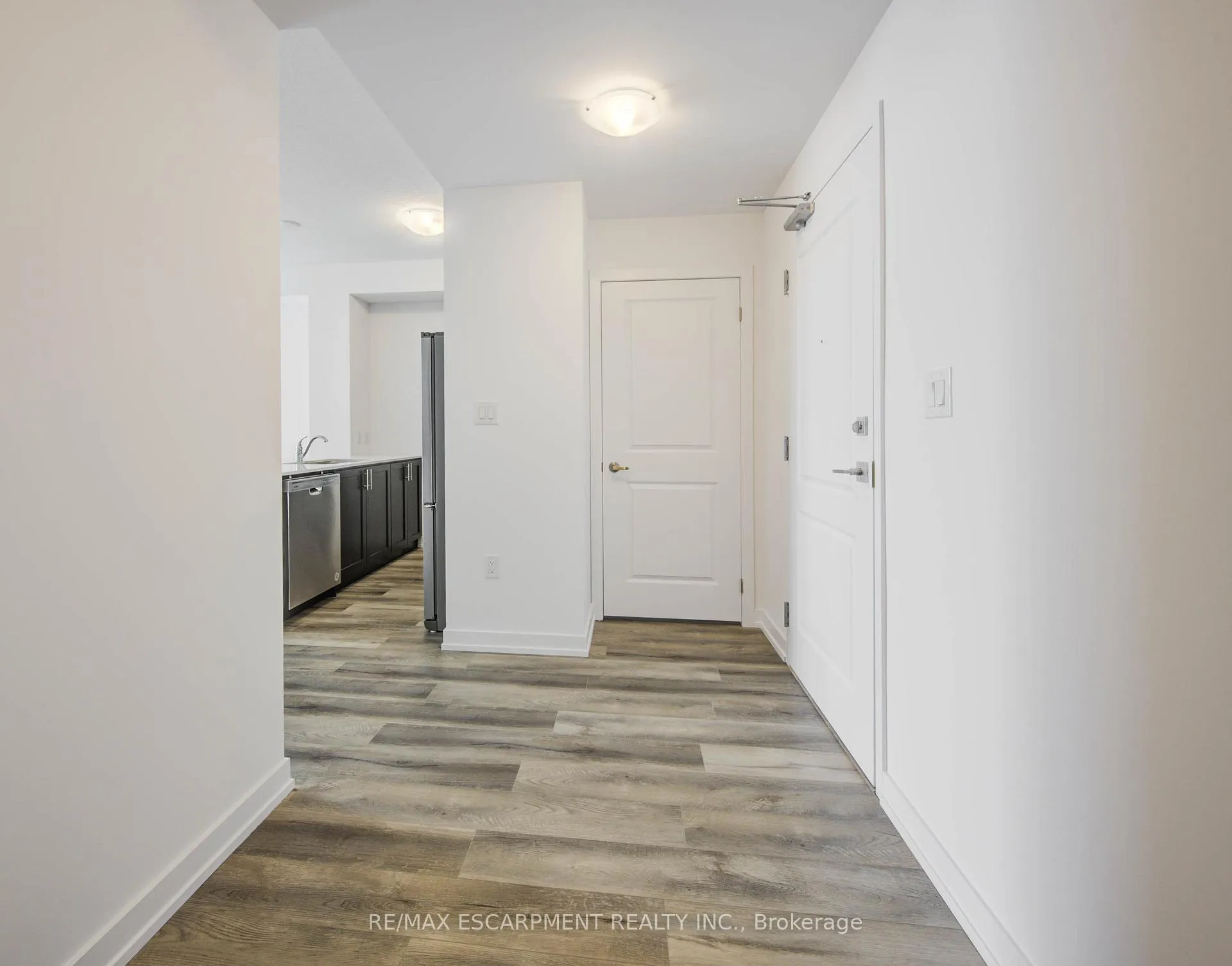 Photo 7 of Unit 435, 10 Mallard Trail E, Hamilton, Waterdown — HOMEH