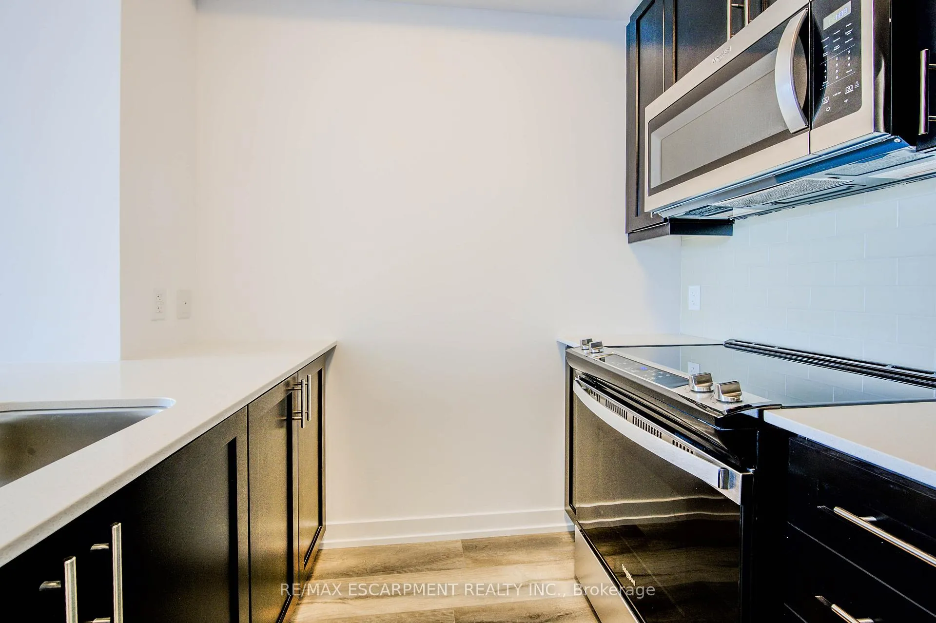 Photo 11 of Unit 435, 10 Mallard Trail E, Hamilton, Waterdown — HOMEH