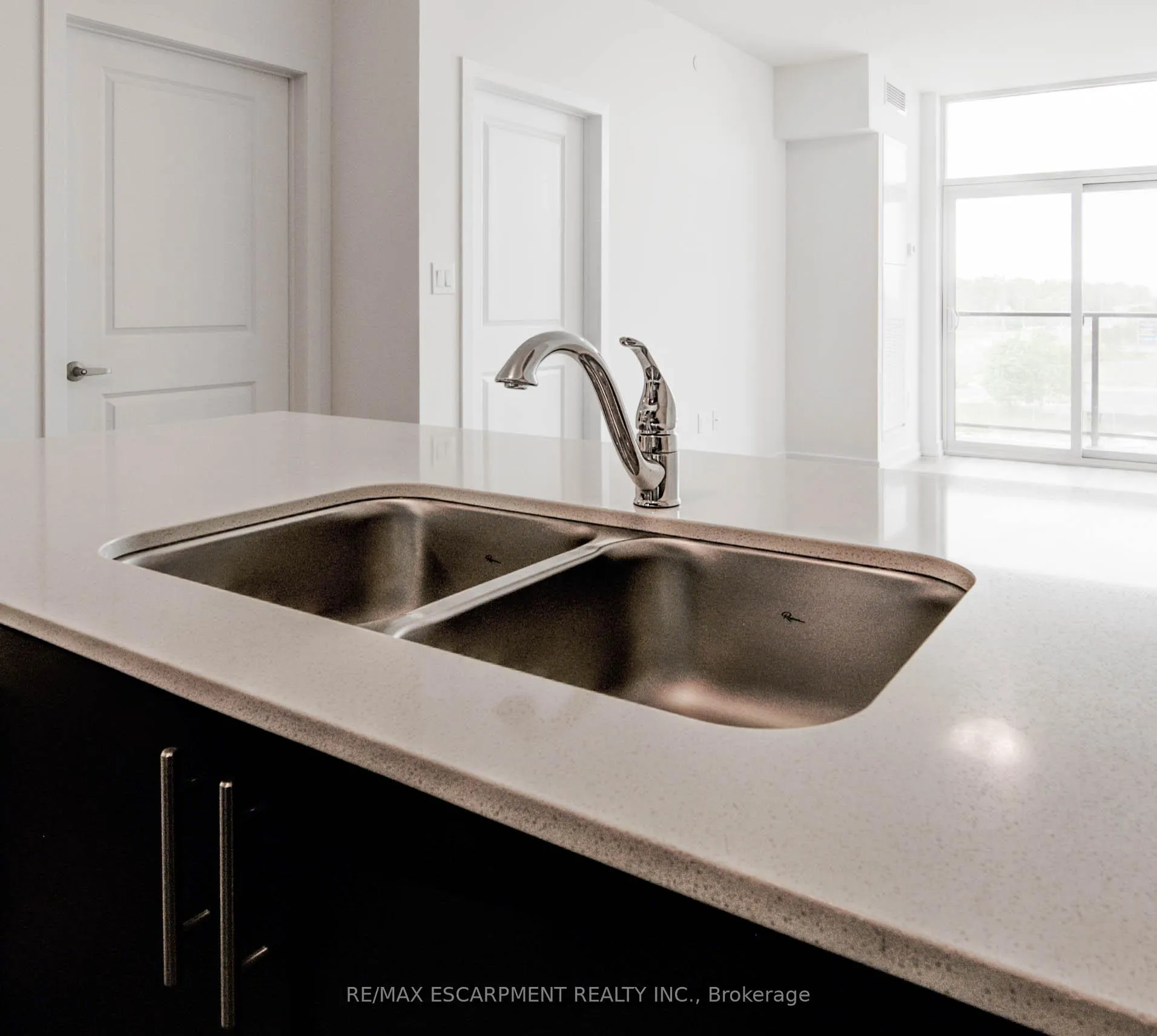 Photo 12 of Unit 435, 10 Mallard Trail E, Hamilton, Waterdown — HOMEH