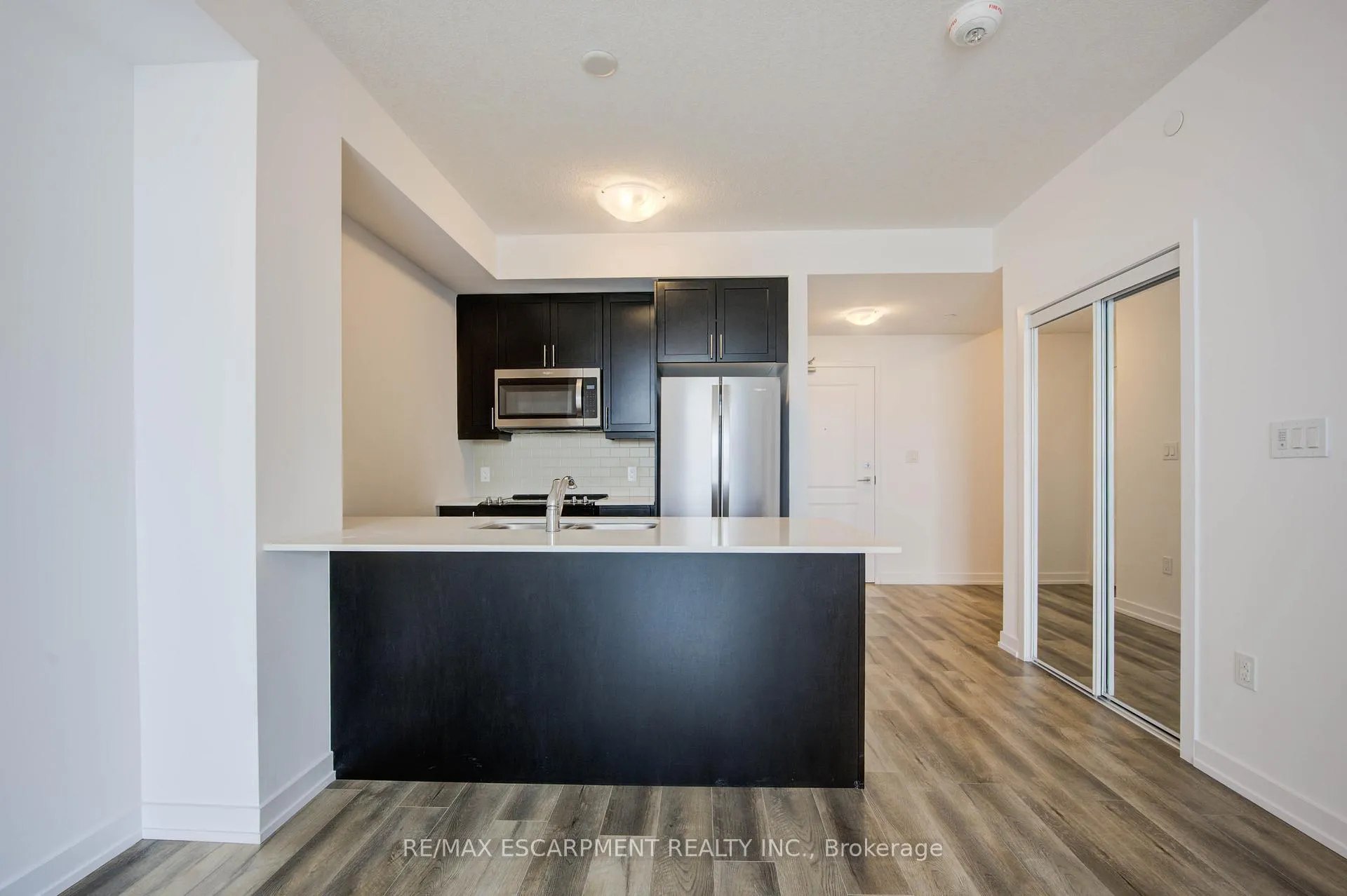 Photo 14 of Unit 435, 10 Mallard Trail E, Hamilton, Waterdown — HOMEH