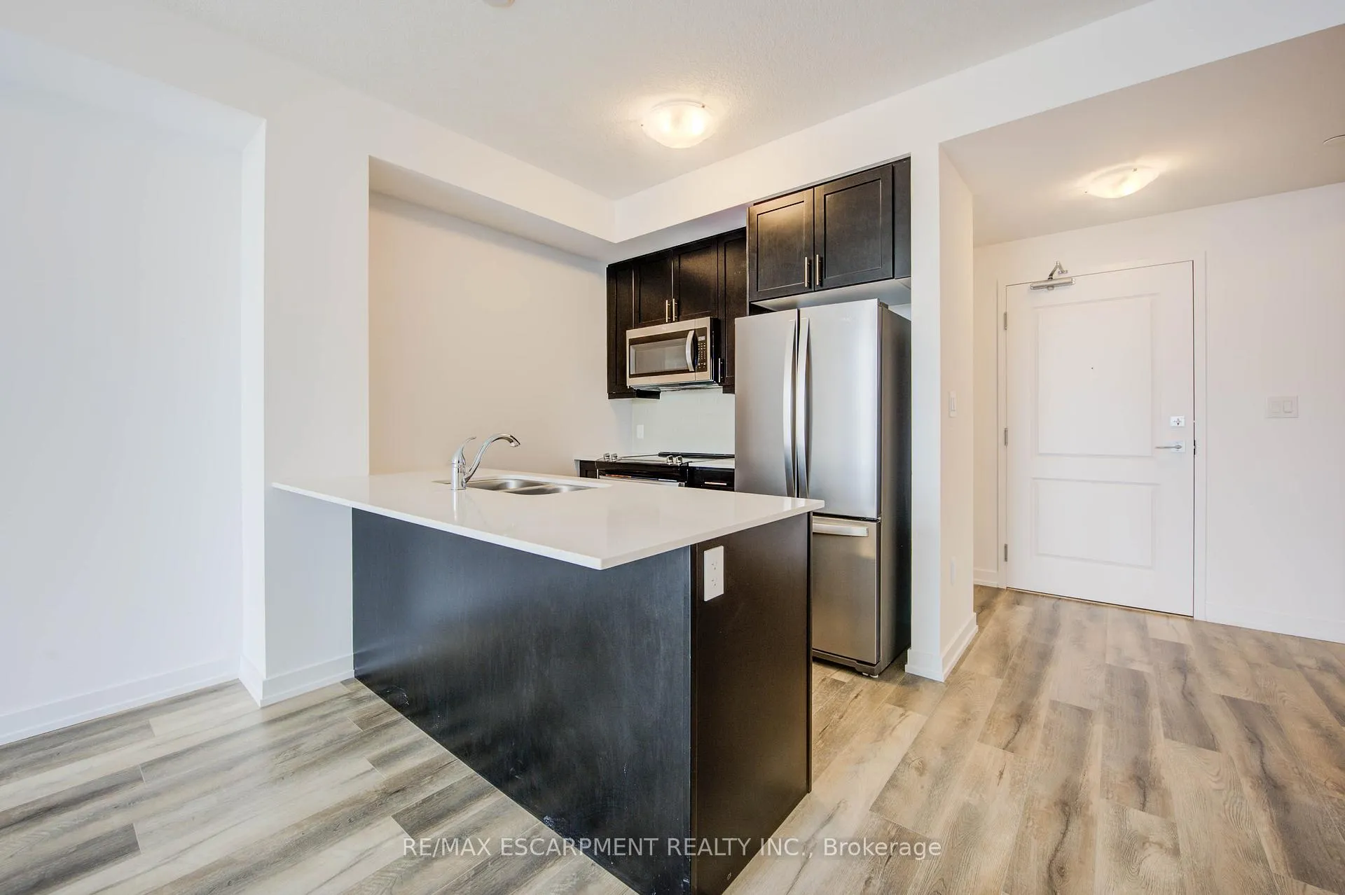 Photo 15 of Unit 435, 10 Mallard Trail E, Hamilton, Waterdown — HOMEH