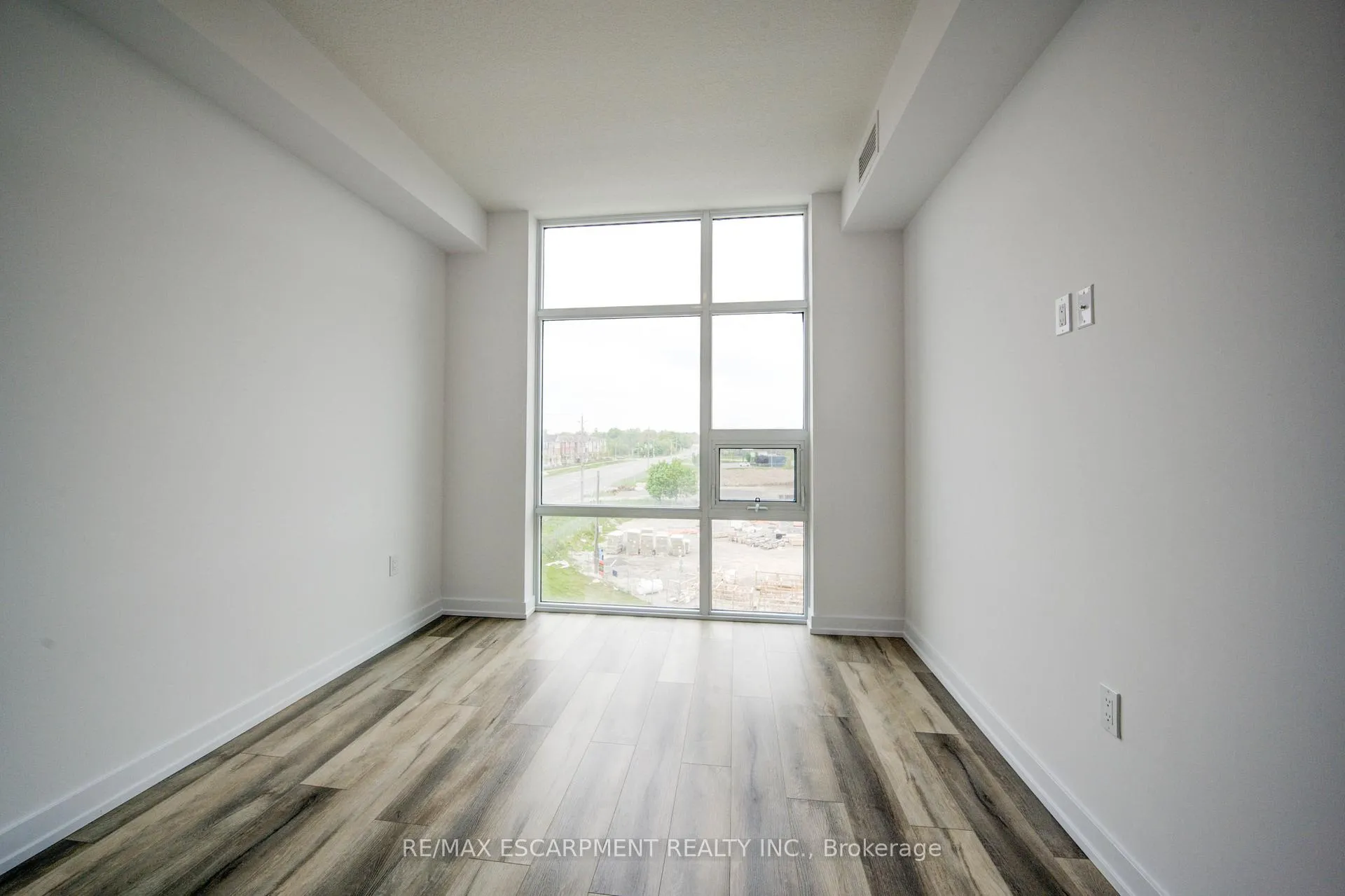 Photo 17 of Unit 435, 10 Mallard Trail E, Hamilton, Waterdown — HOMEH