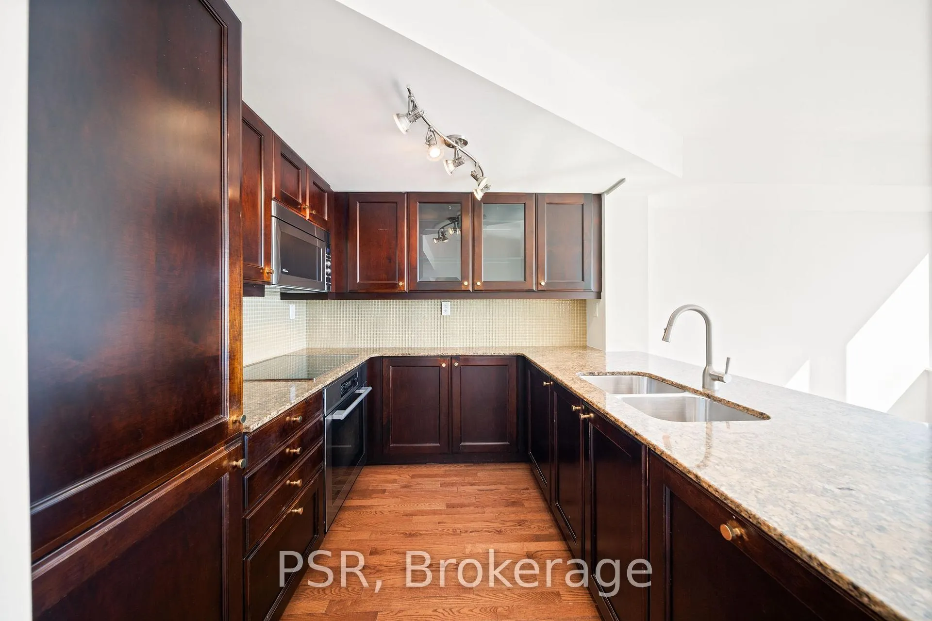 Photo 7 of Unit 508, 1 Bedford Road, Toronto, The Annex — HOMEH