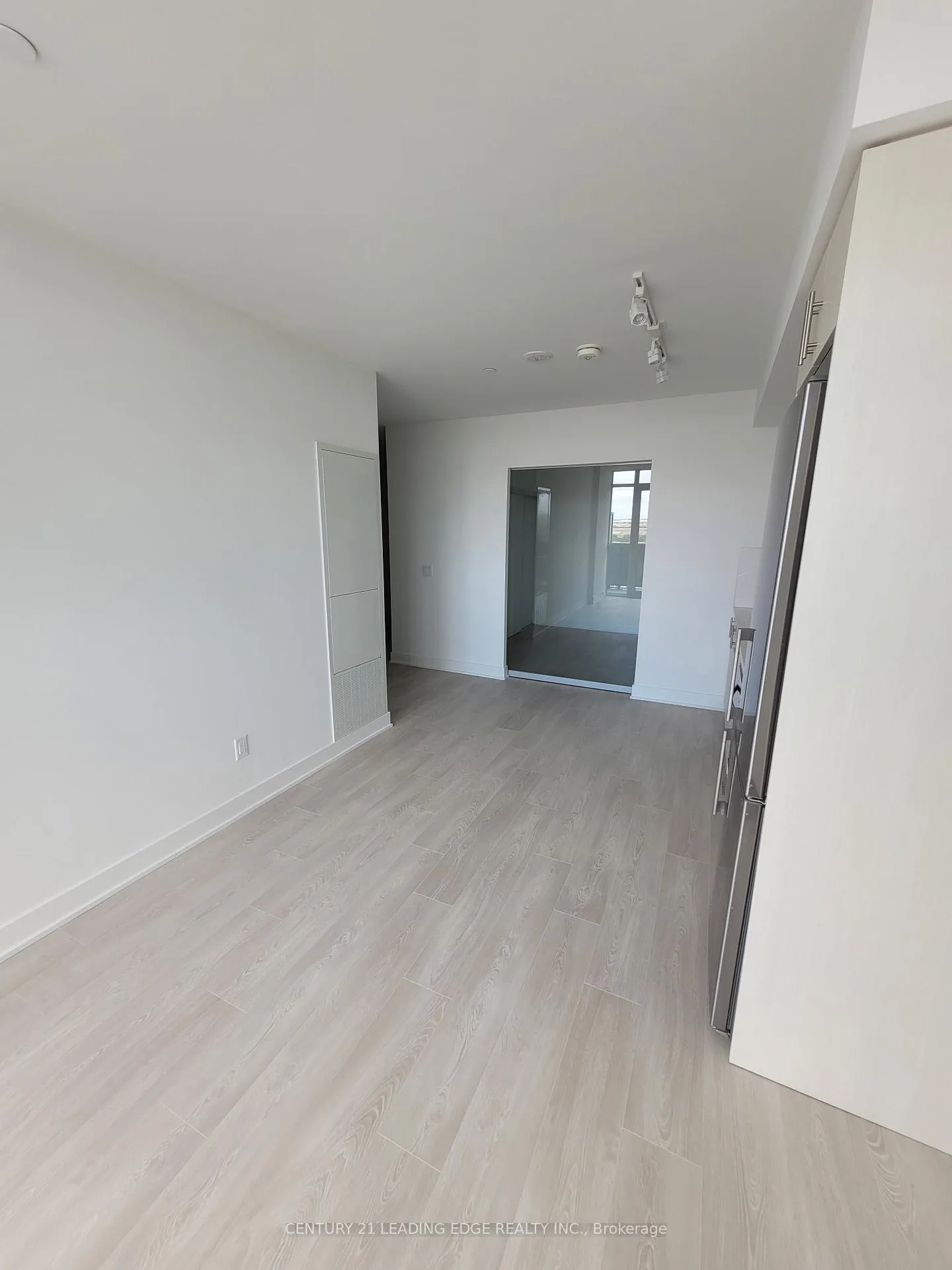 Photo 8 of Unit 1902, 2545 Simcoe Street N, Oshawa, Windfields — HOMEH