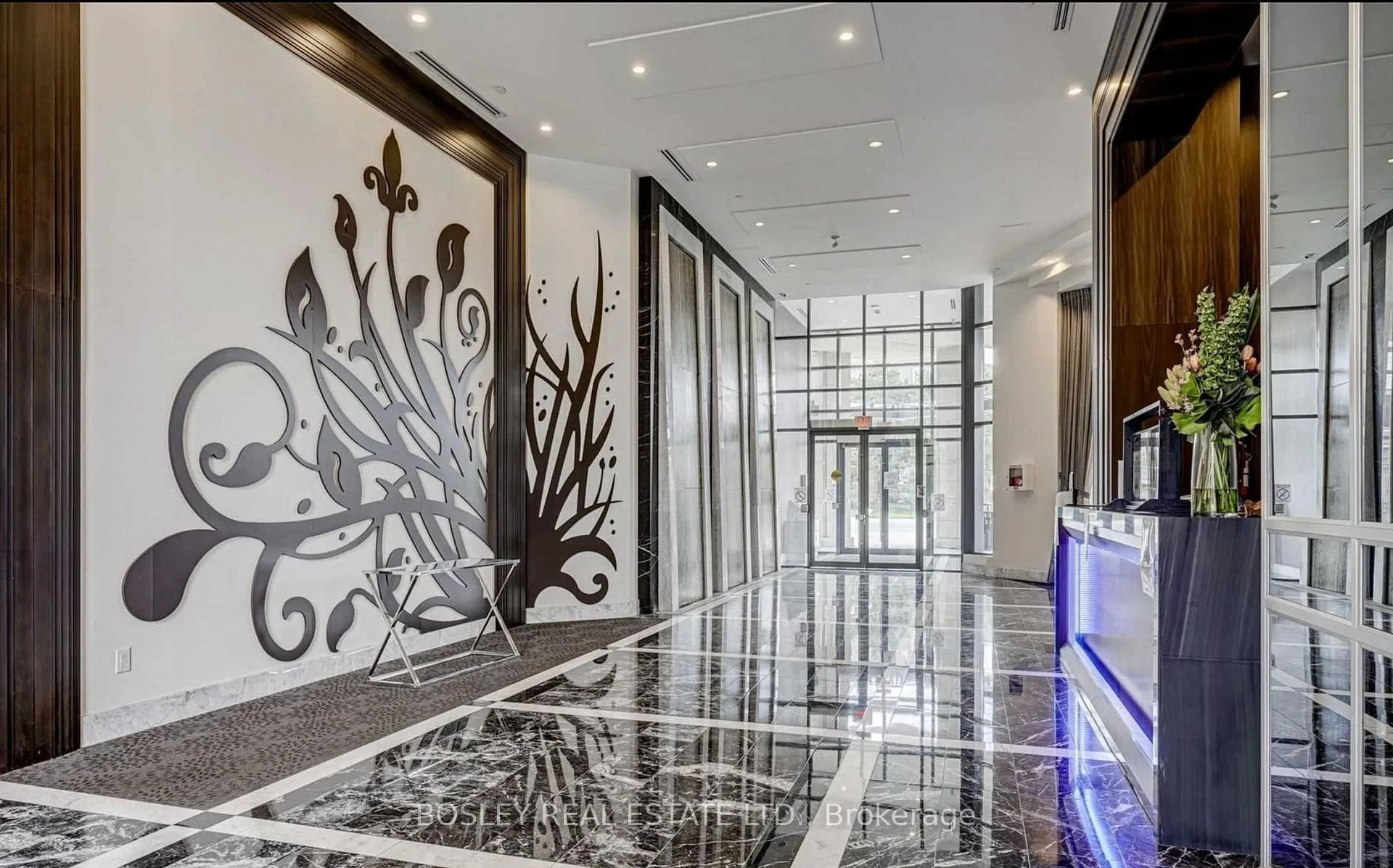 Photo 3 of Unit 407, 7608 Yonge Street, Vaughan, Crestwood-Springfarm-Yorkhill — HOMEH