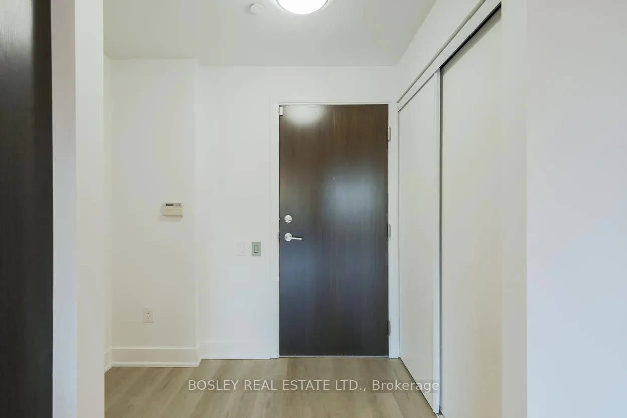 Photo 4 of Unit 407, 7608 Yonge Street, Vaughan, Crestwood-Springfarm-Yorkhill — HOMEH