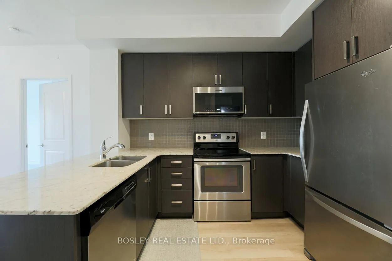 Photo 8 of Unit 407, 7608 Yonge Street, Vaughan, Crestwood-Springfarm-Yorkhill — HOMEH