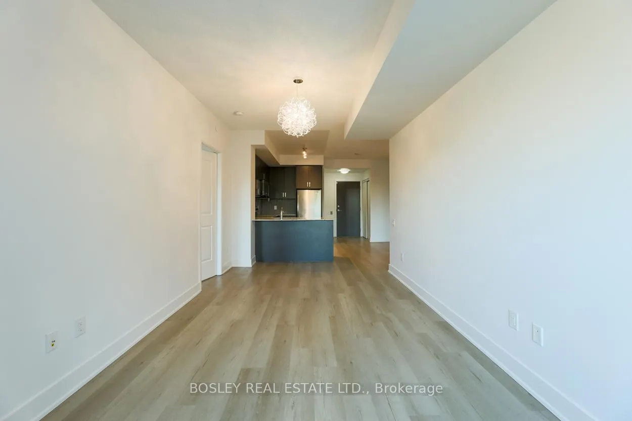 Photo 12 of Unit 407, 7608 Yonge Street, Vaughan, Crestwood-Springfarm-Yorkhill — HOMEH
