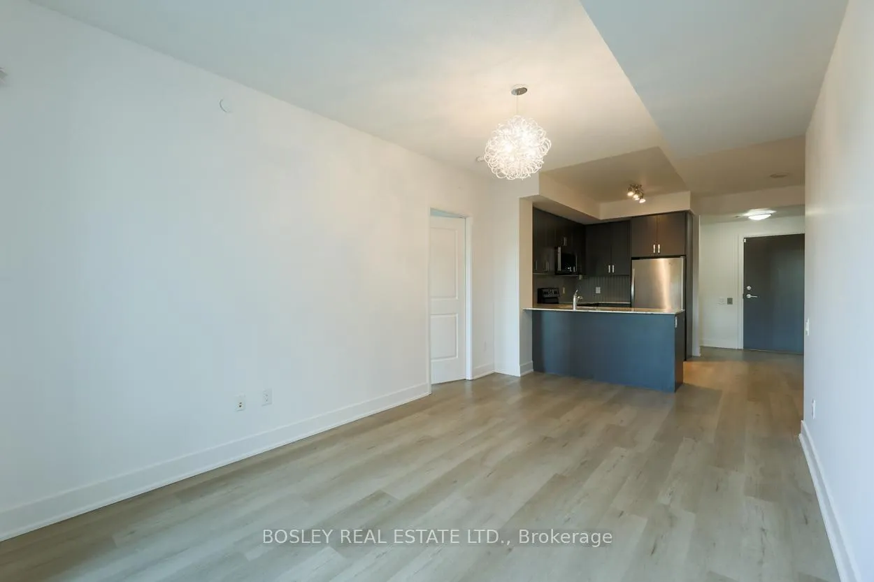 Photo 14 of Unit 407, 7608 Yonge Street, Vaughan, Crestwood-Springfarm-Yorkhill — HOMEH