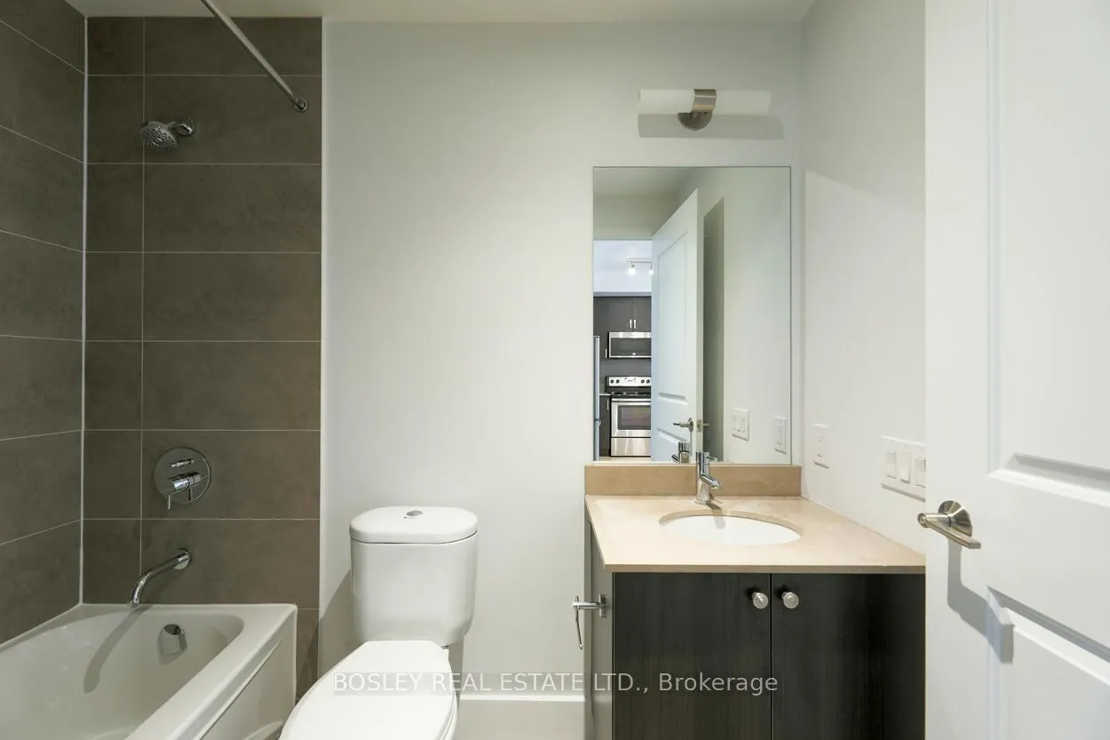 Photo 24 of Unit 407, 7608 Yonge Street, Vaughan, Crestwood-Springfarm-Yorkhill — HOMEH