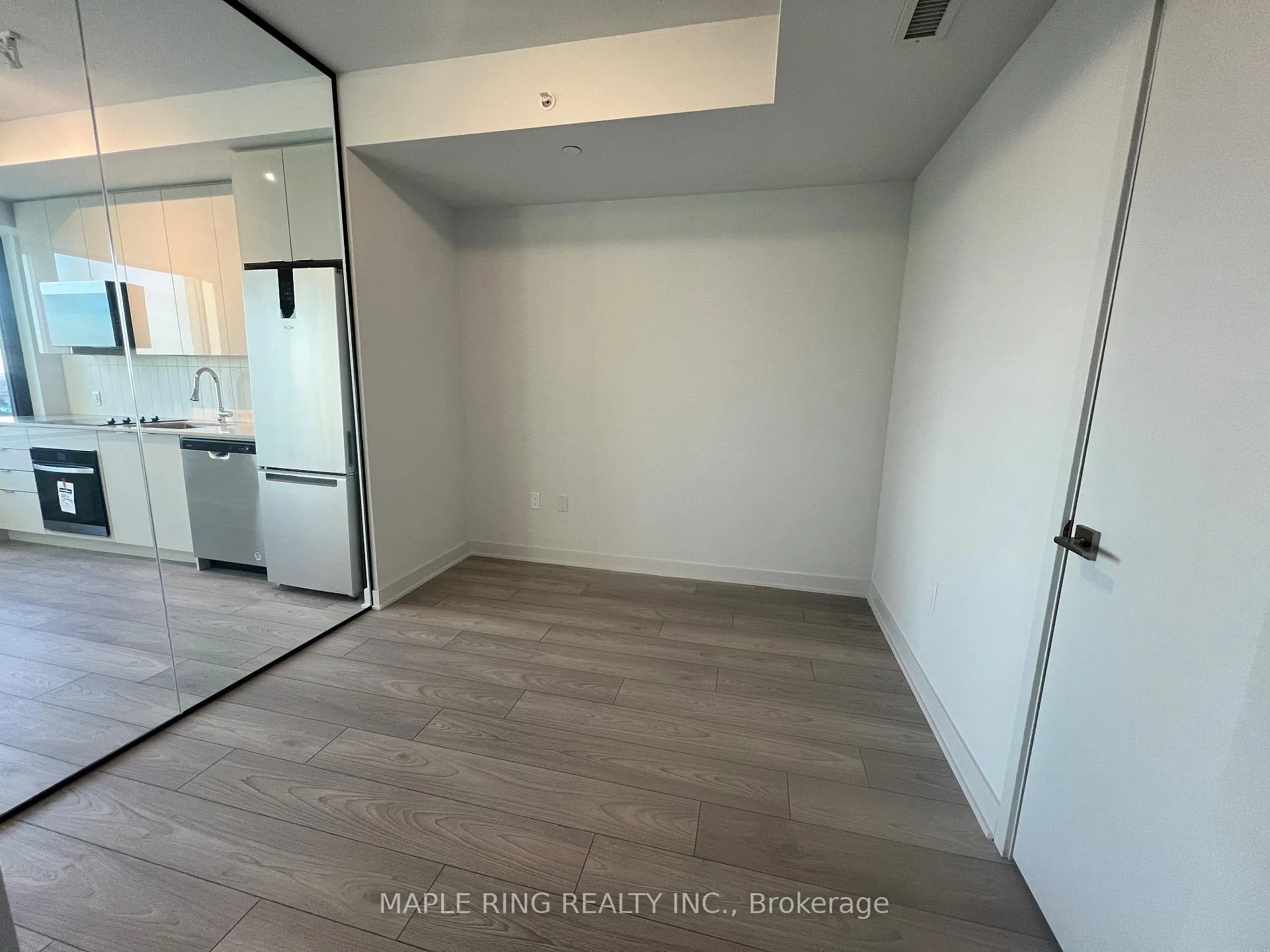 Photo 5 of Unit 908, 2920 Highway Road, Vaughan, Concord — HOMEH