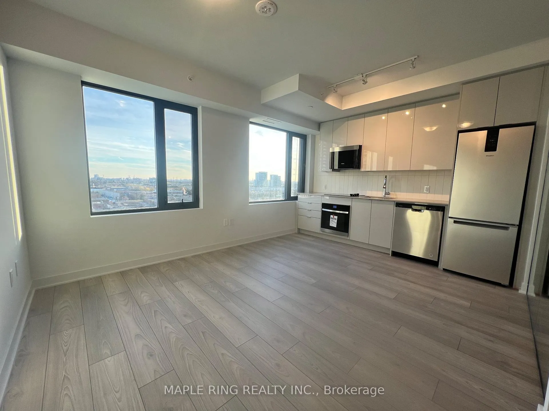 Photo 6 of Unit 908, 2920 Highway Road, Vaughan, Concord — HOMEH