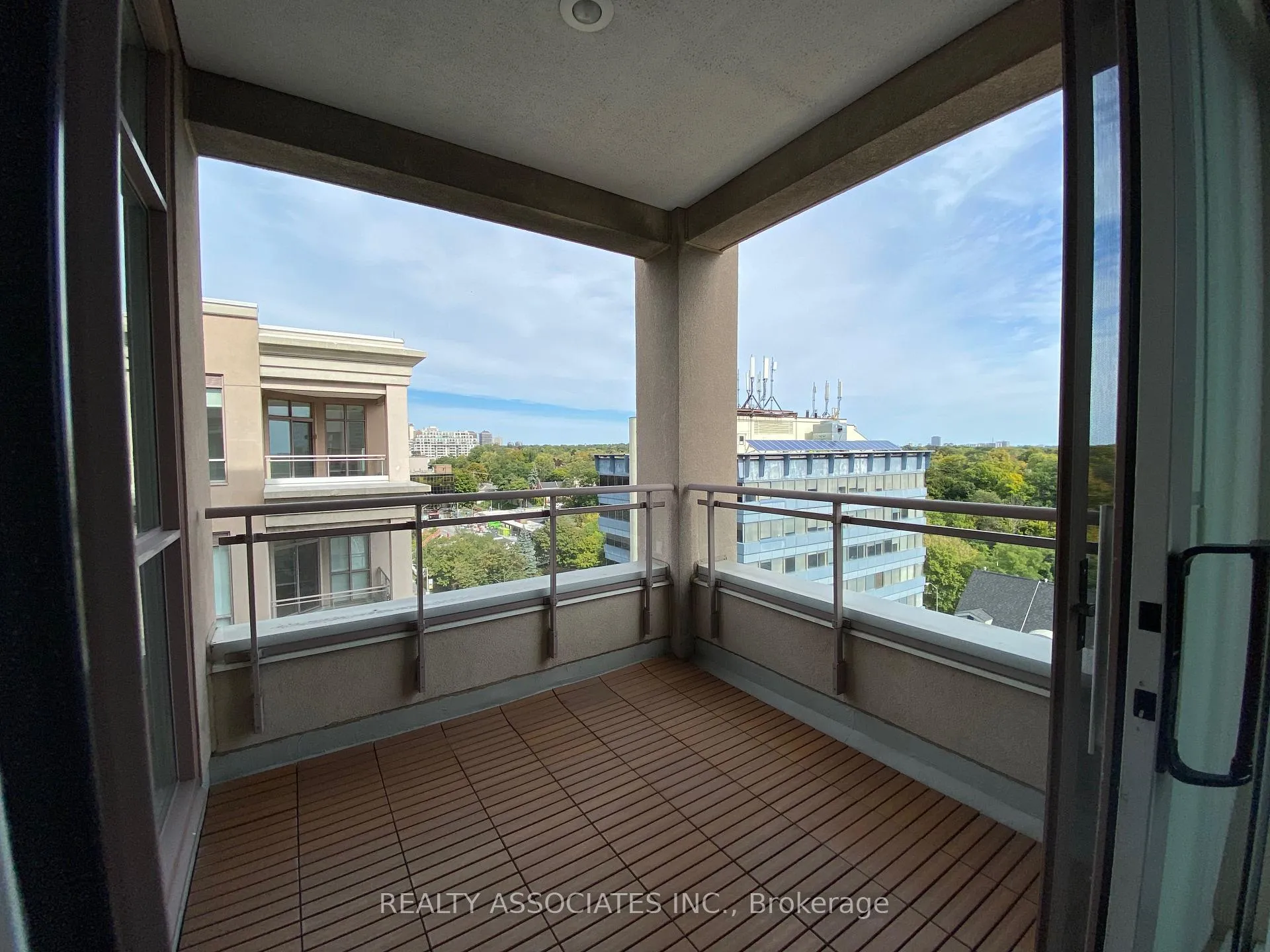 Photo 6 of Unit 801, 980 Yonge Street, Toronto, The Annex — HOMEH