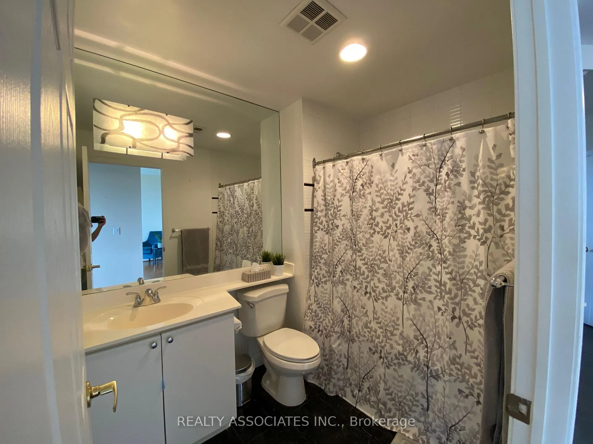 Photo 8 of Unit 801, 980 Yonge Street, Toronto, The Annex — HOMEH