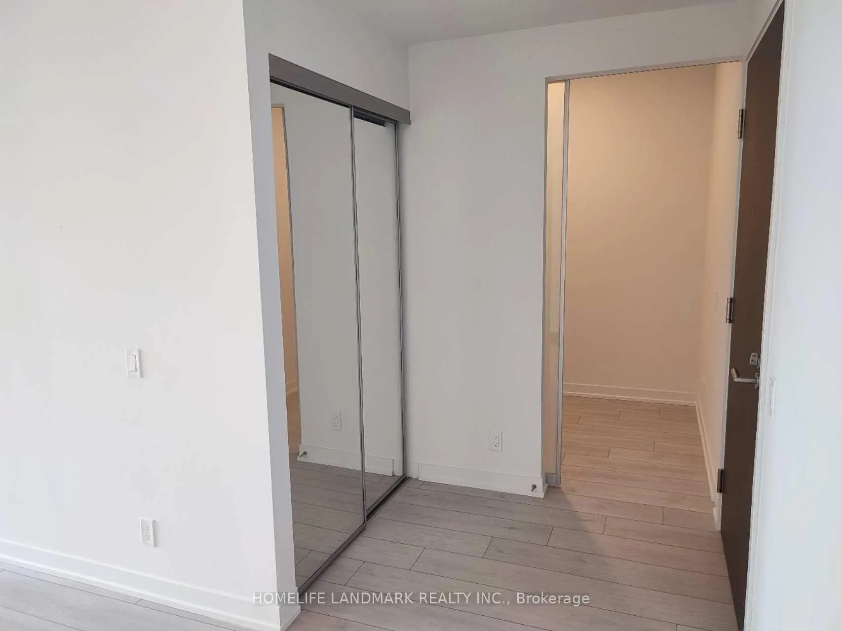 Photo 3 of Unit 2003, 39 Mary Street, Barrie, City Centre — HOMEH