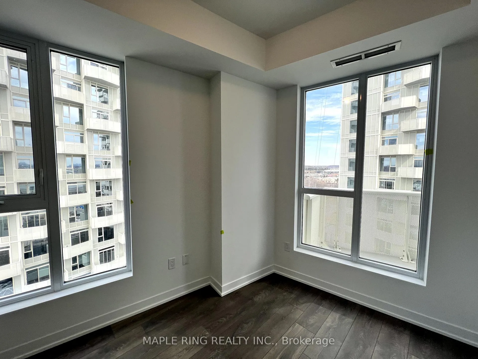 Photo 7 of Unit 1215, 10 Abeja Street, Vaughan, Concord — HOMEH
