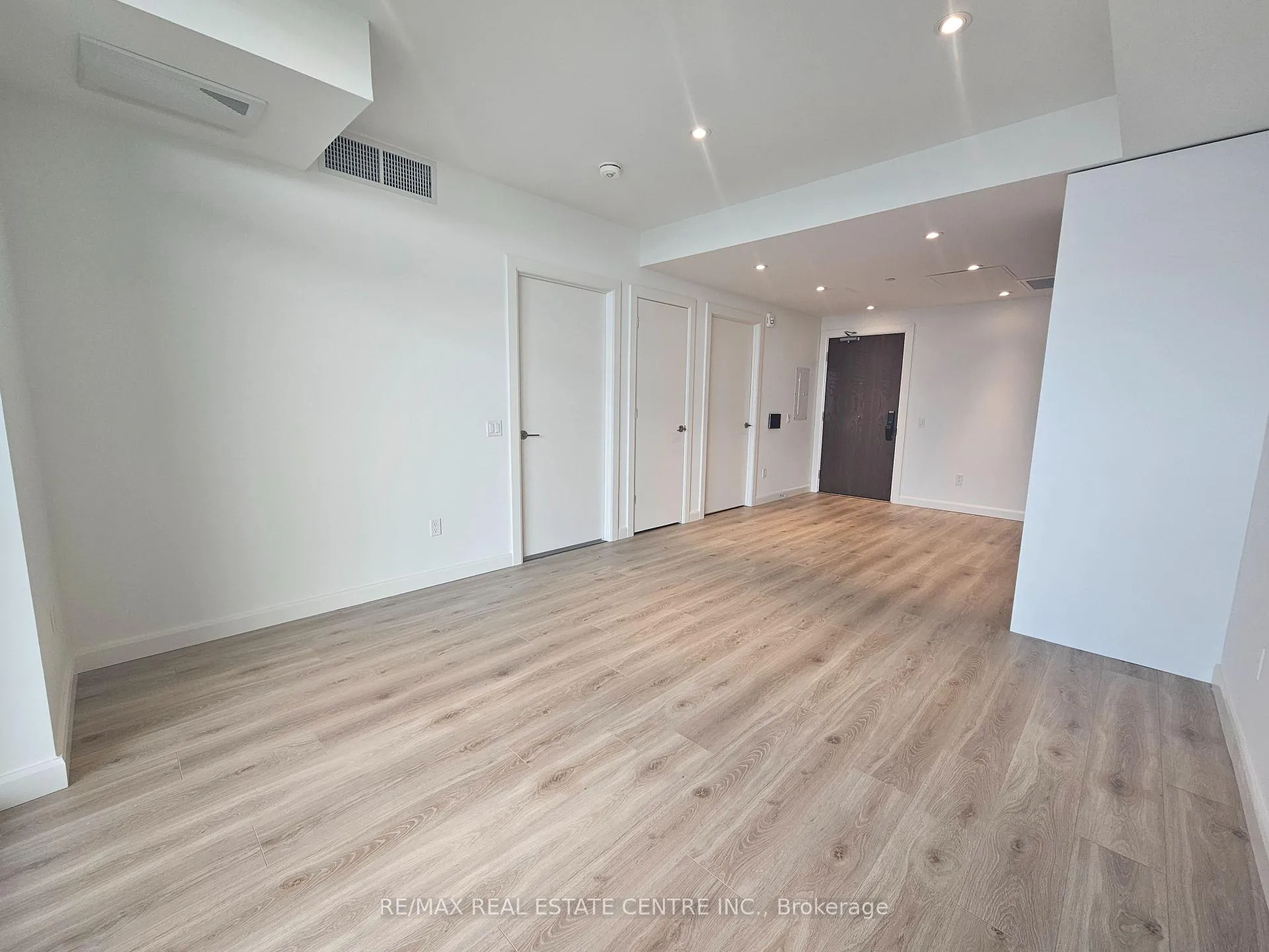 Photo 10 of Unit 1705, 741 King Street W, Kitchener, KW Hospital — HOMEH