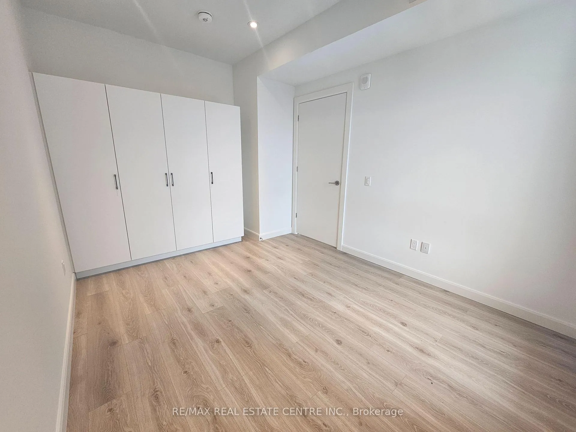 Photo 11 of Unit 1705, 741 King Street W, Kitchener, KW Hospital — HOMEH