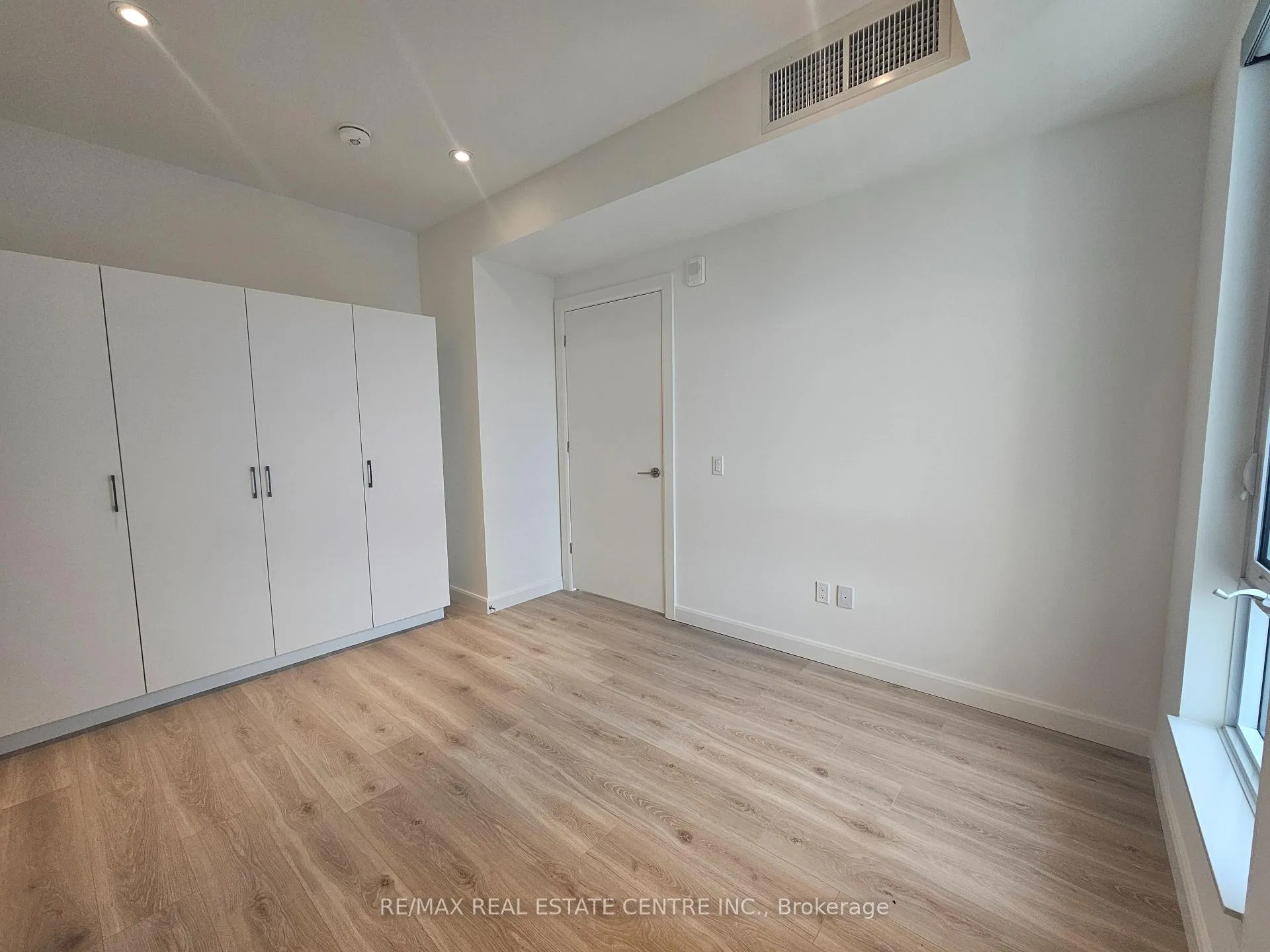 Photo 12 of Unit 1705, 741 King Street W, Kitchener, KW Hospital — HOMEH