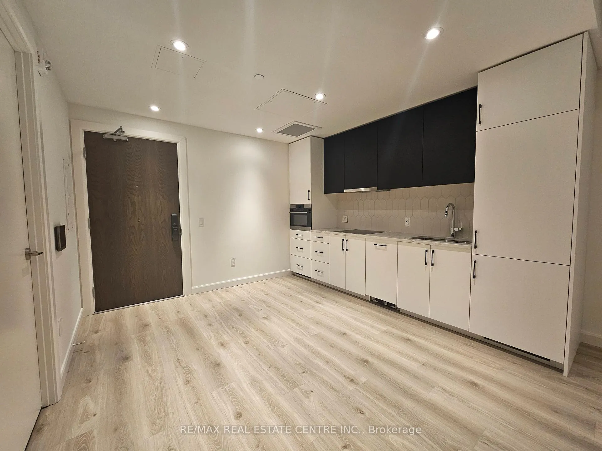 Photo 18 of Unit 1705, 741 King Street W, Kitchener, KW Hospital — HOMEH