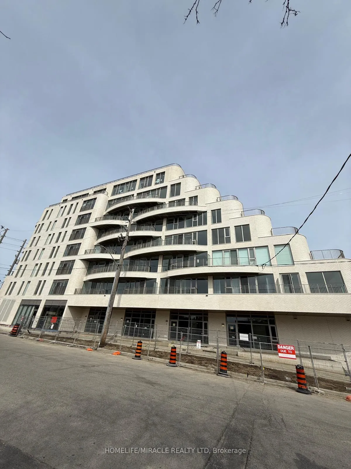 Front of Unit 208, 689 The Queensway