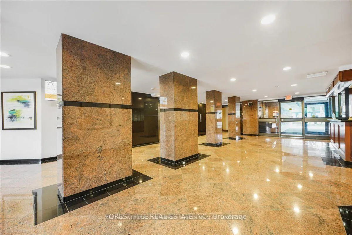 Photo 3 of Unit 1106, 3000 Bathurst Street, Toronto, Englemount-Lawrence — HOMEH