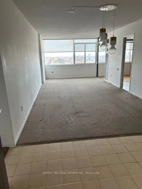 Photo 6 of Unit 1106, 3000 Bathurst Street, Toronto, Englemount-Lawrence — HOMEH