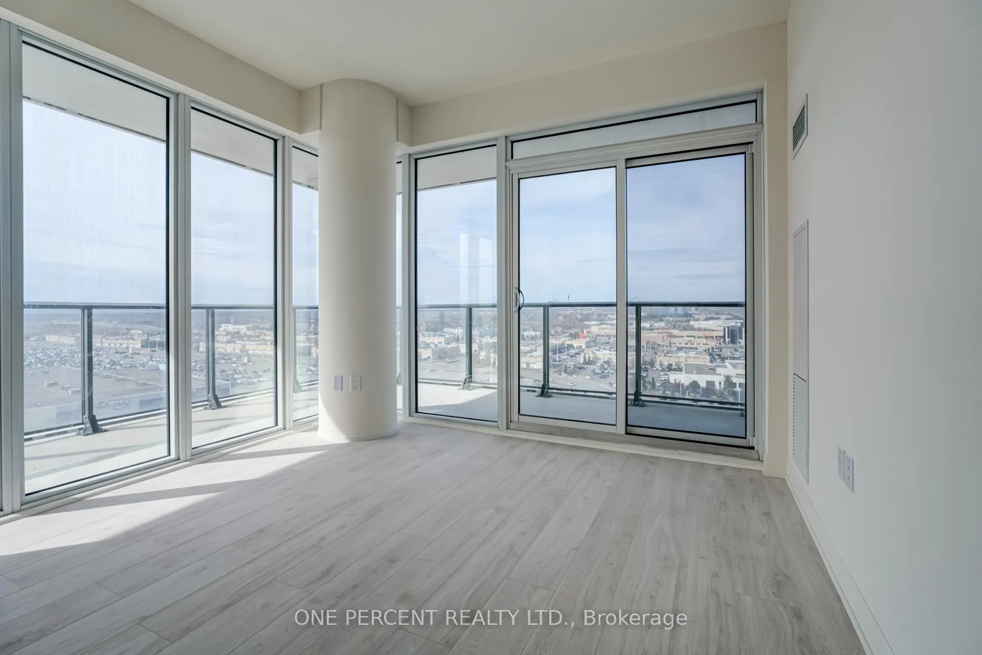 Photo 6 of Unit 1121, 9000 Jane Street, Vaughan, Concord — HOMEH