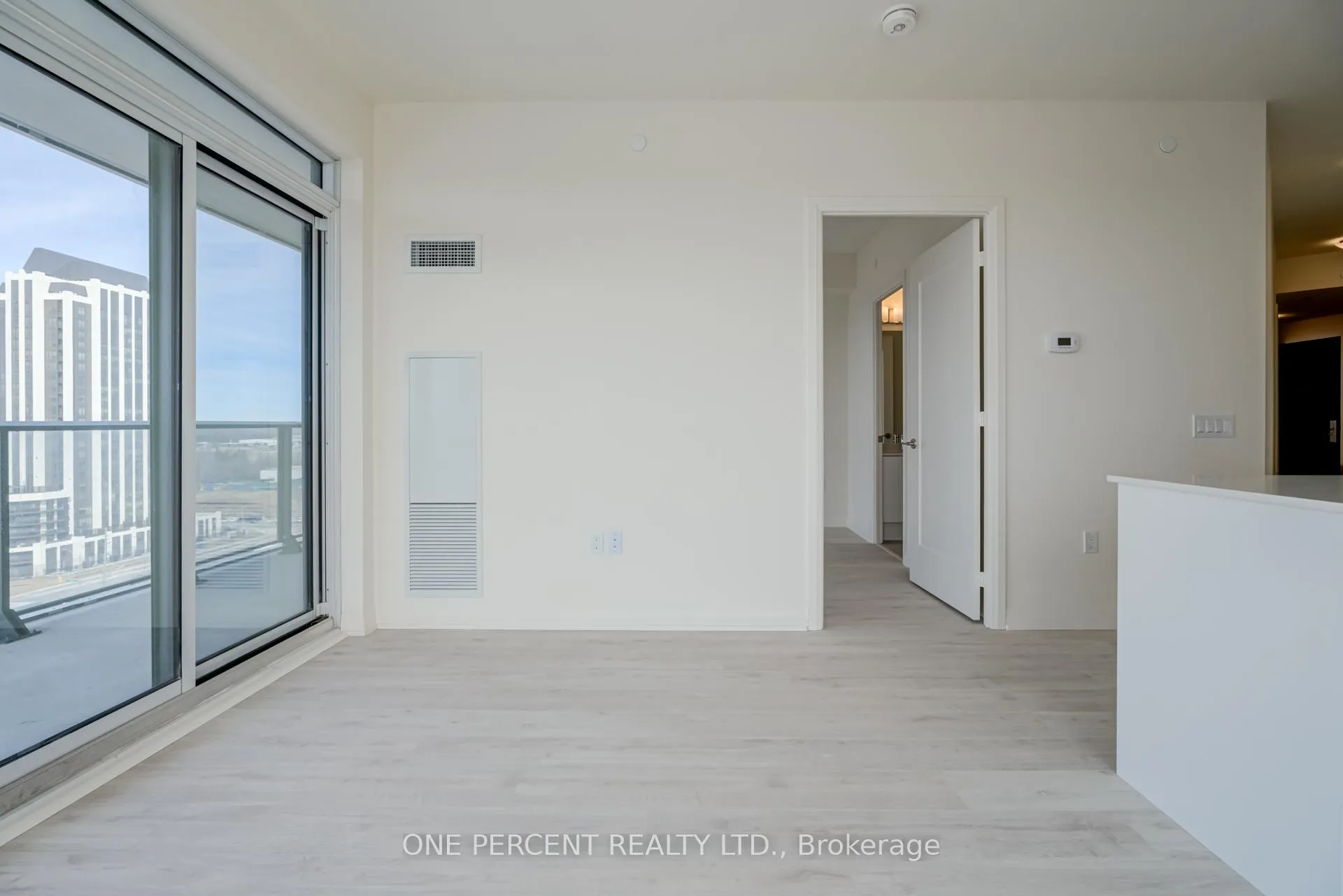 Photo 8 of Unit 1121, 9000 Jane Street, Vaughan, Concord — HOMEH