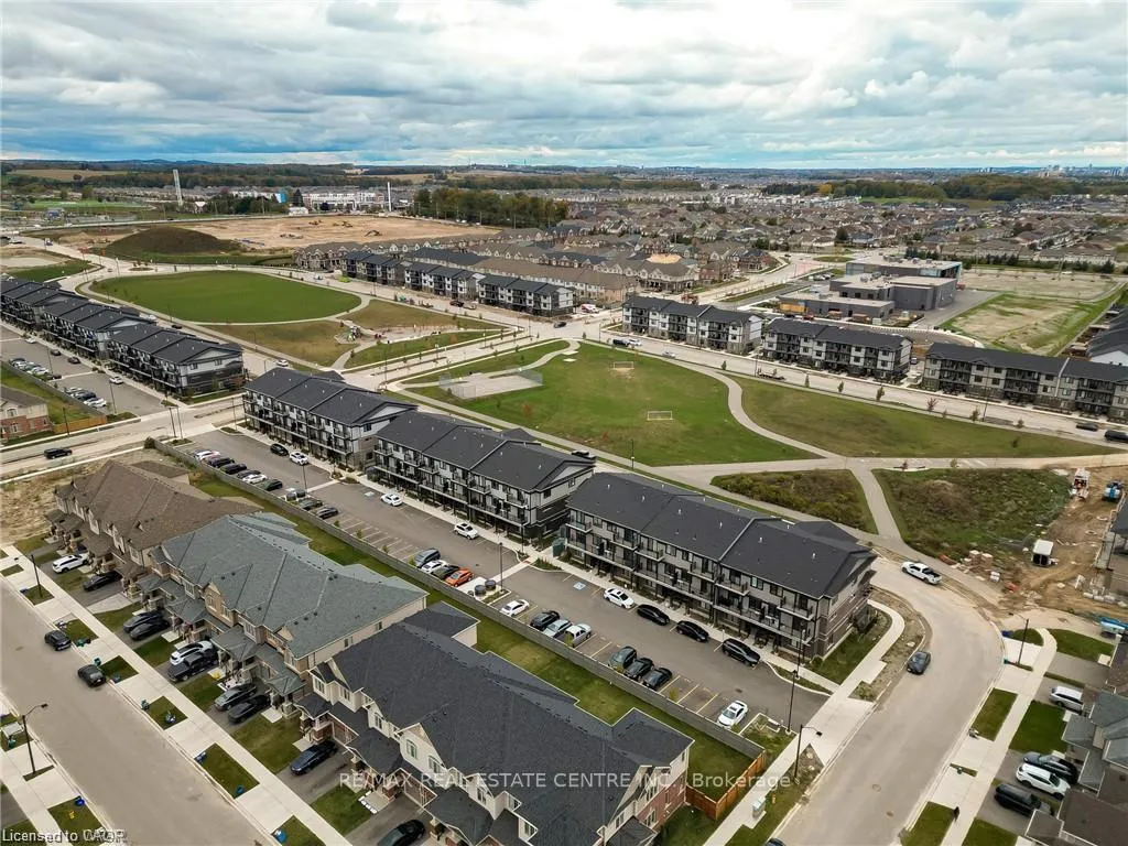 Photo 2 of 200 Wheat Lane, Kitchener — HOMEH