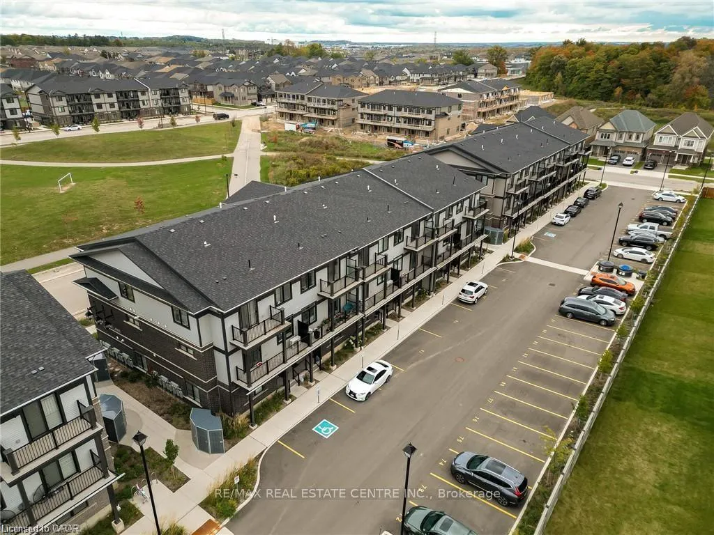 Photo 9 of 200 Wheat Lane, Kitchener — HOMEH