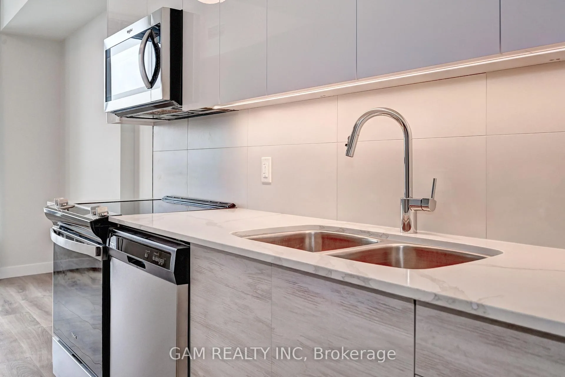 Photo 11 of Unit 3601, 60 Frederick Street, Kitchener — HOMEH