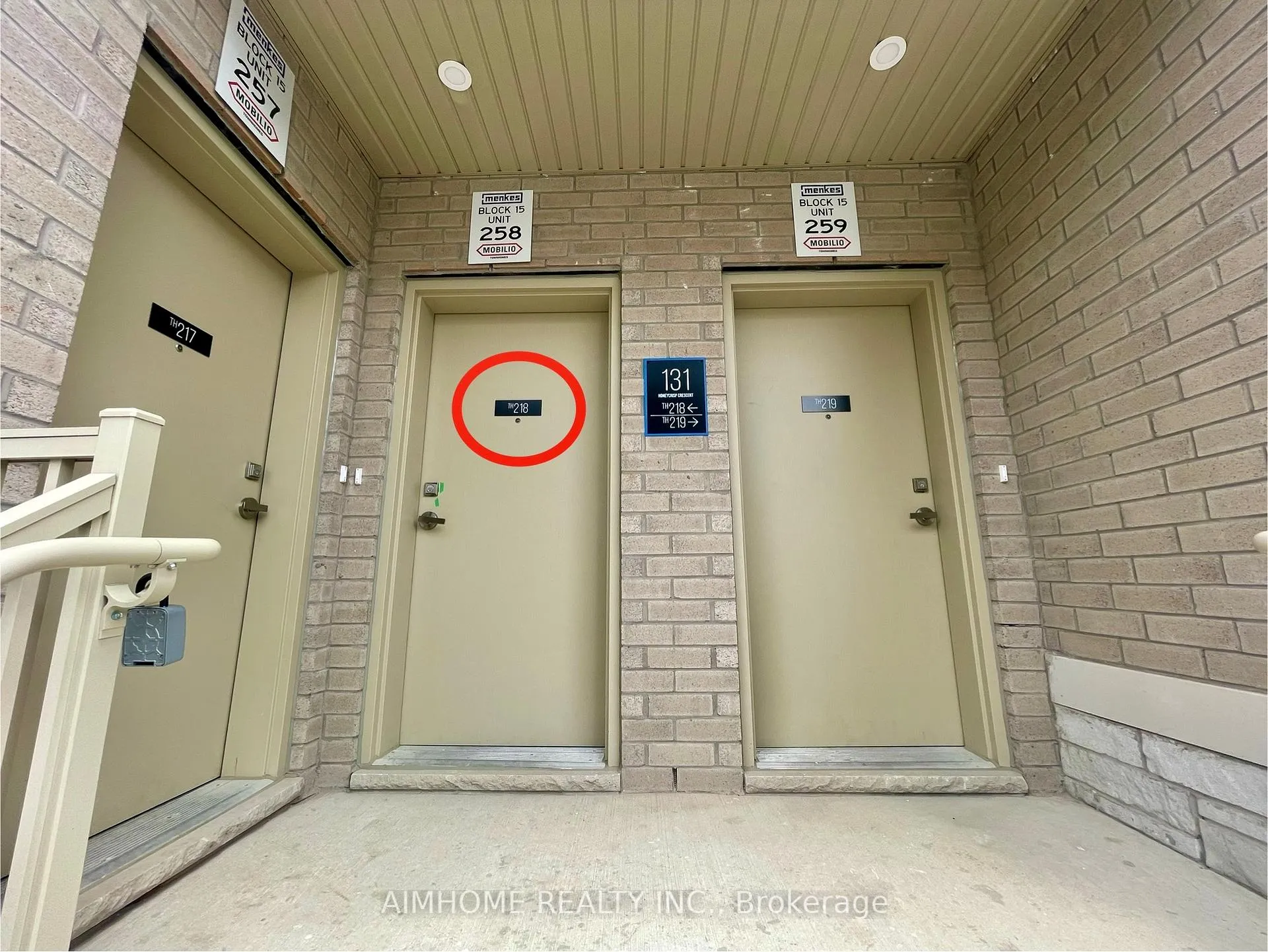 Photo 2 of Unit 218, 131 Honeycrisp Crescent, Vaughan, Vaughan Corporate Centre — HOMEH